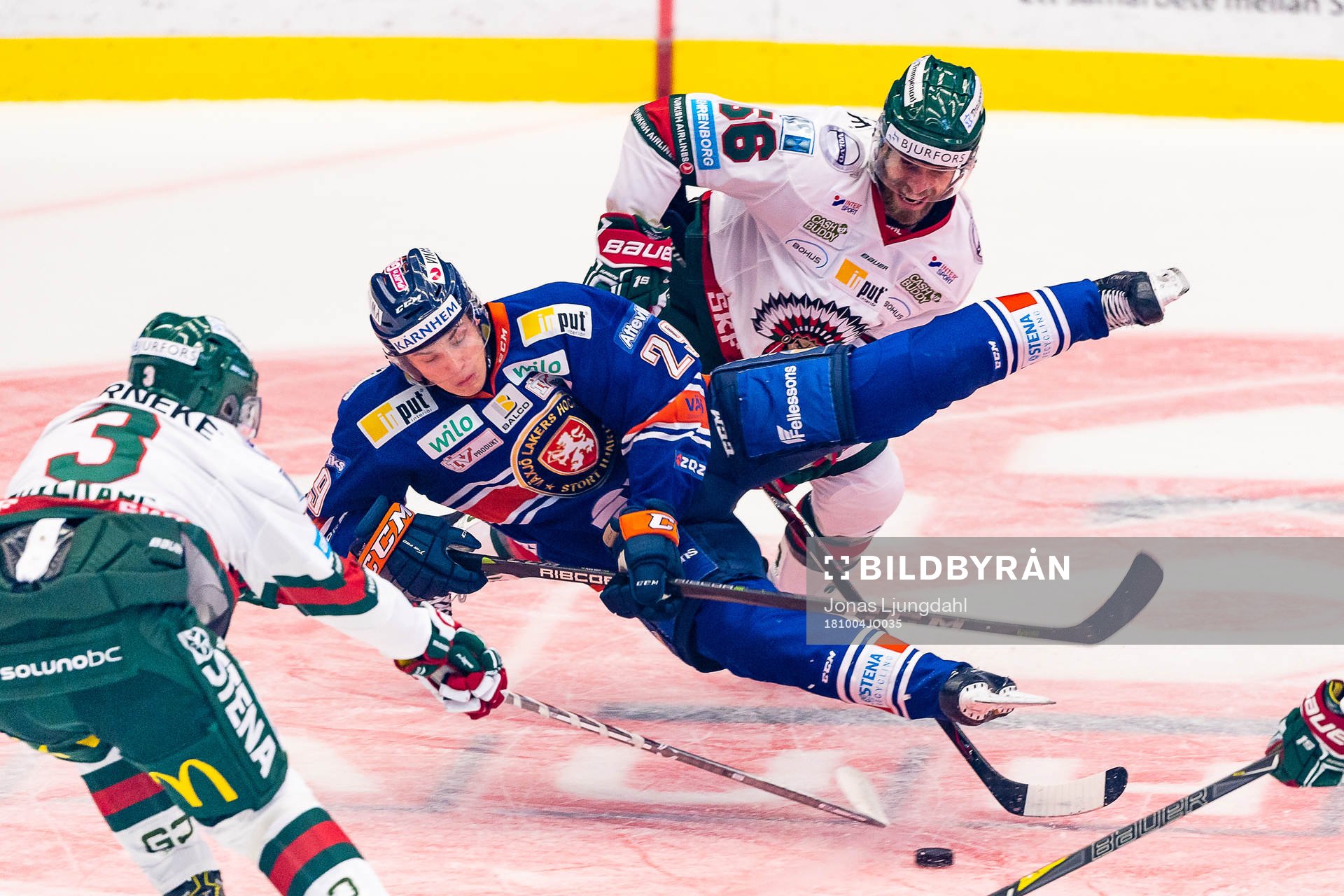 Växjös Pontus Holmberg faller