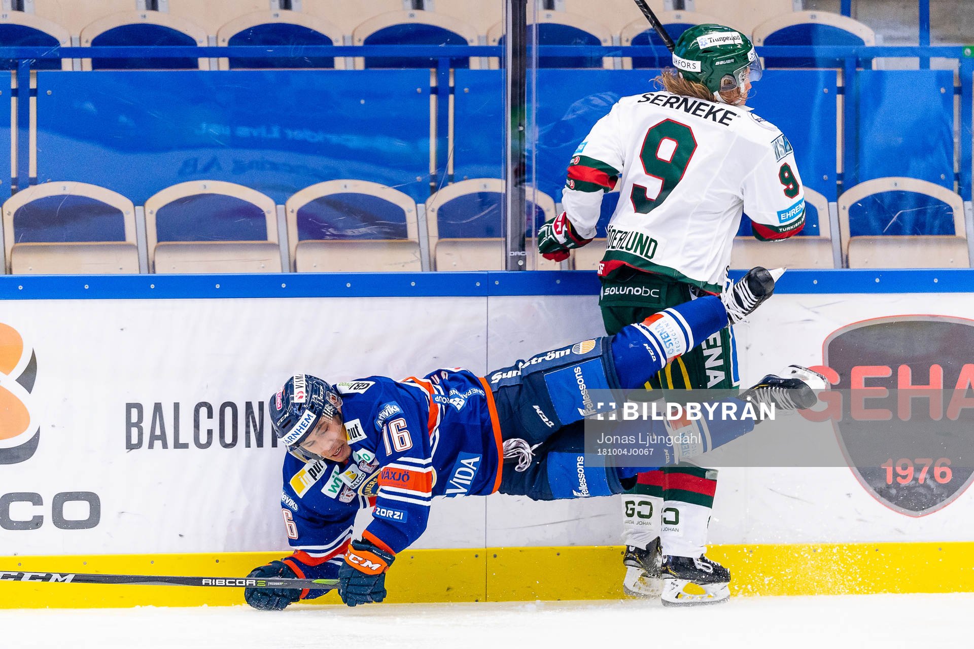 Växjös Austin Ortega faller