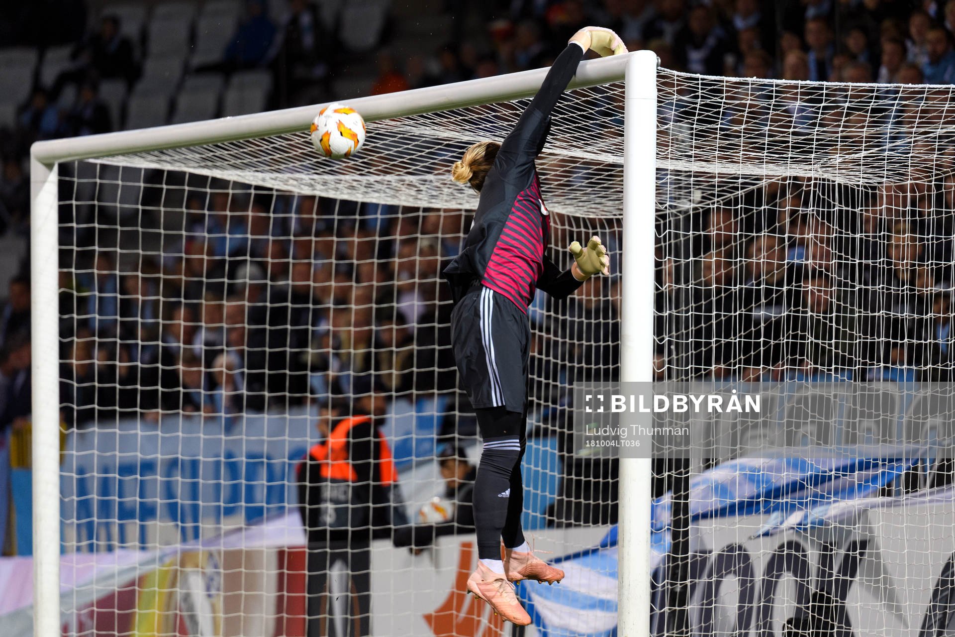 Andreas Vindheim of Malmö FF scores 1-0 behind Goalkeeper