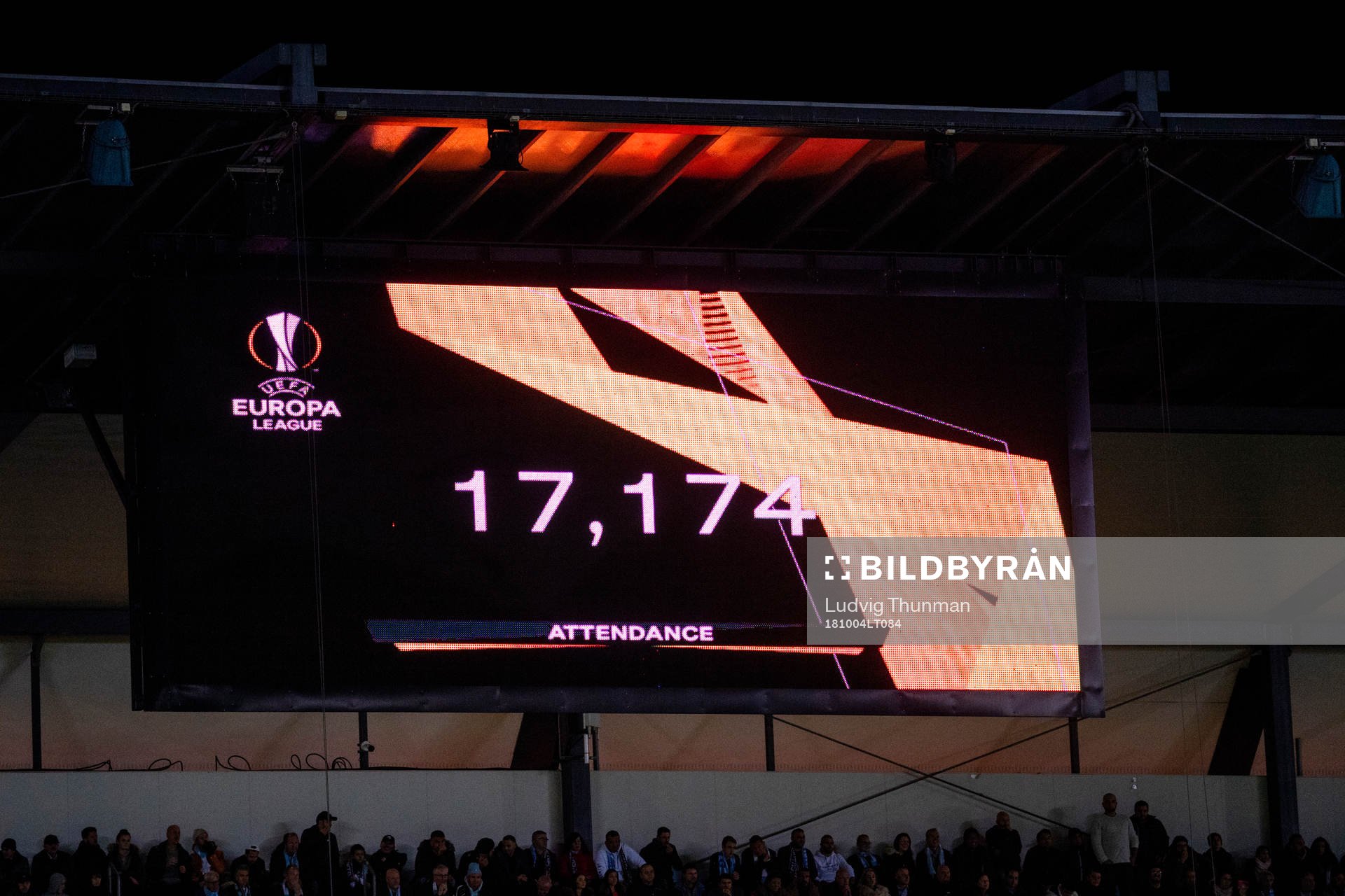 Scoreboard announcing the game attendance of 17174