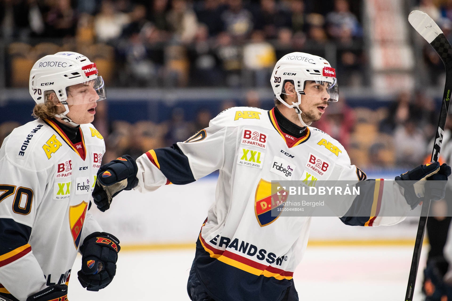 Djurgårdens Marcus Davidsson jublar med Gustav Possler