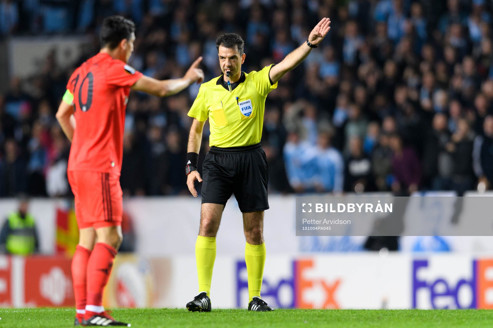 Referee Aleksandar Stavrev