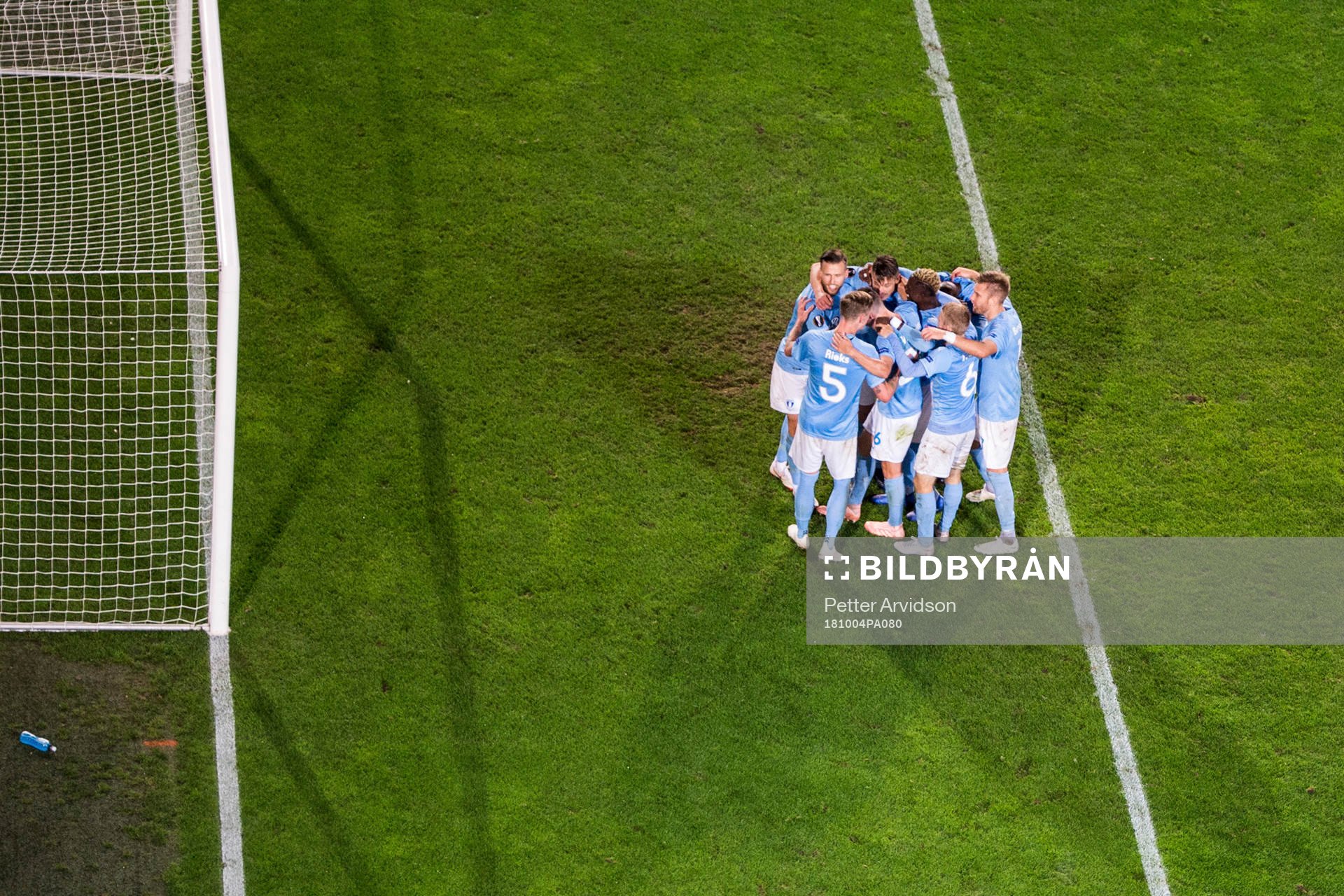 Markus Rosenberg of Malmö FF celebrates with teammates