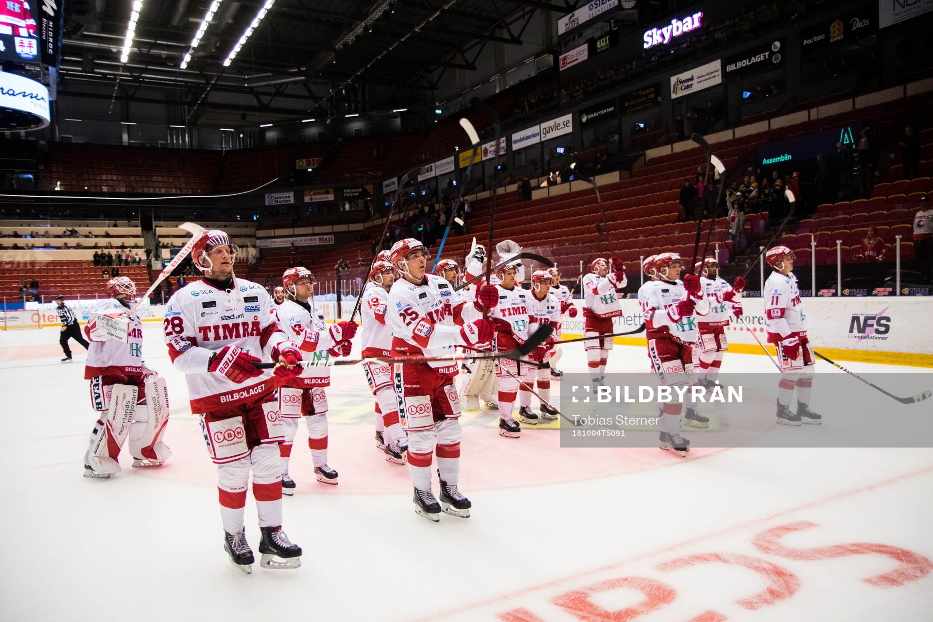 Spelare i Timrå jublar