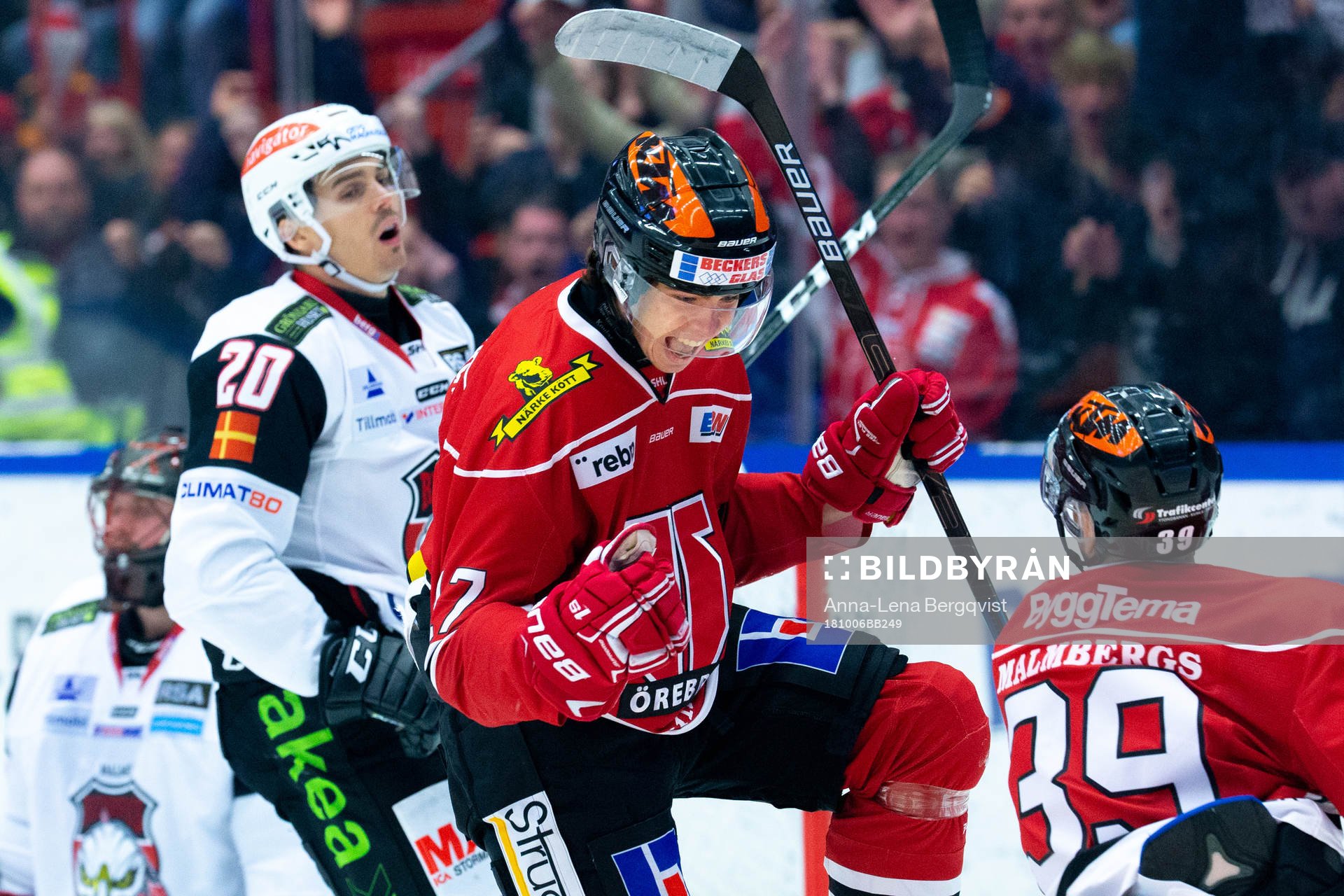 Örebros Viktor Lodin jublar