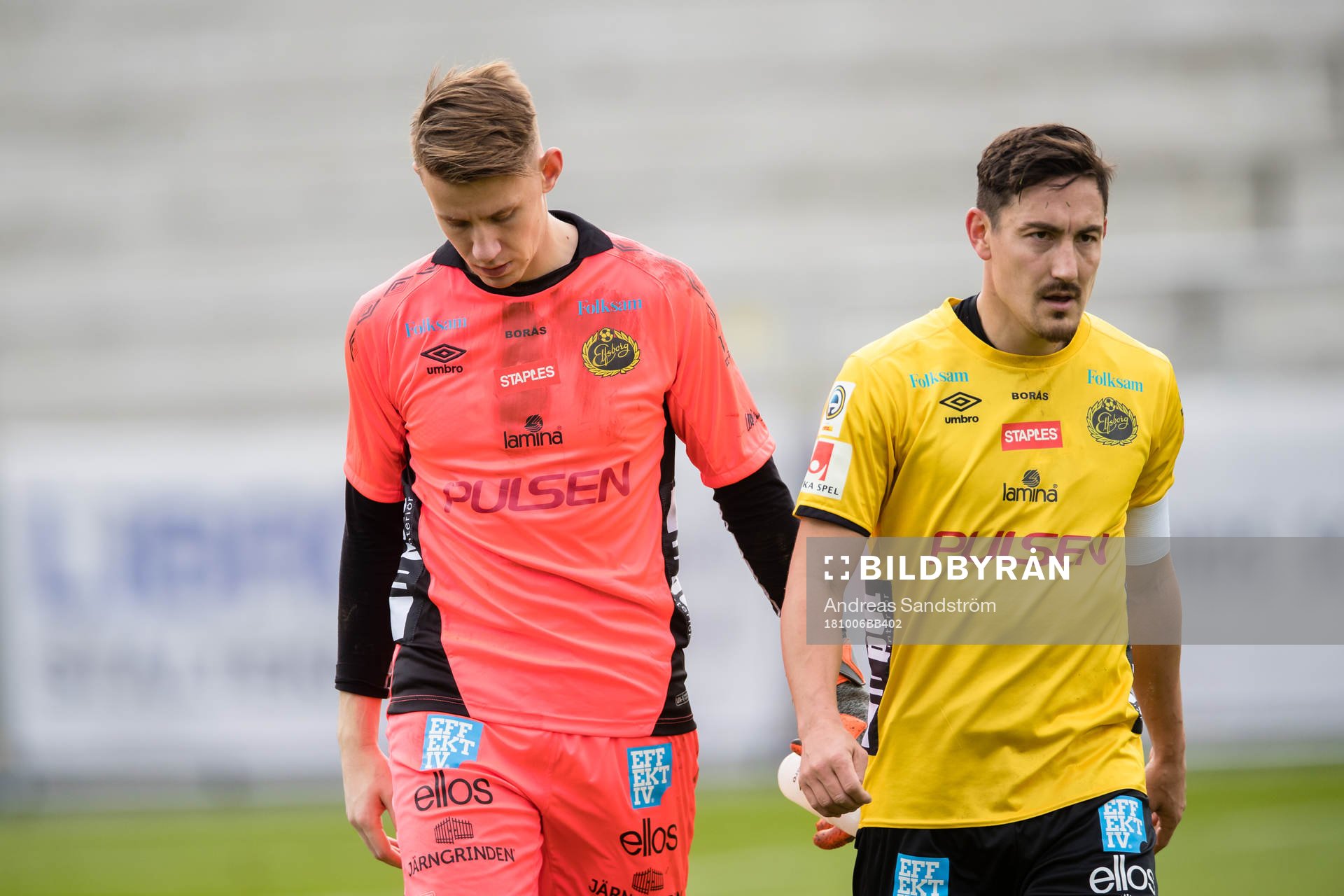 Elfsborgs målvakt David Olsson och Stefan Ishizaki deppar