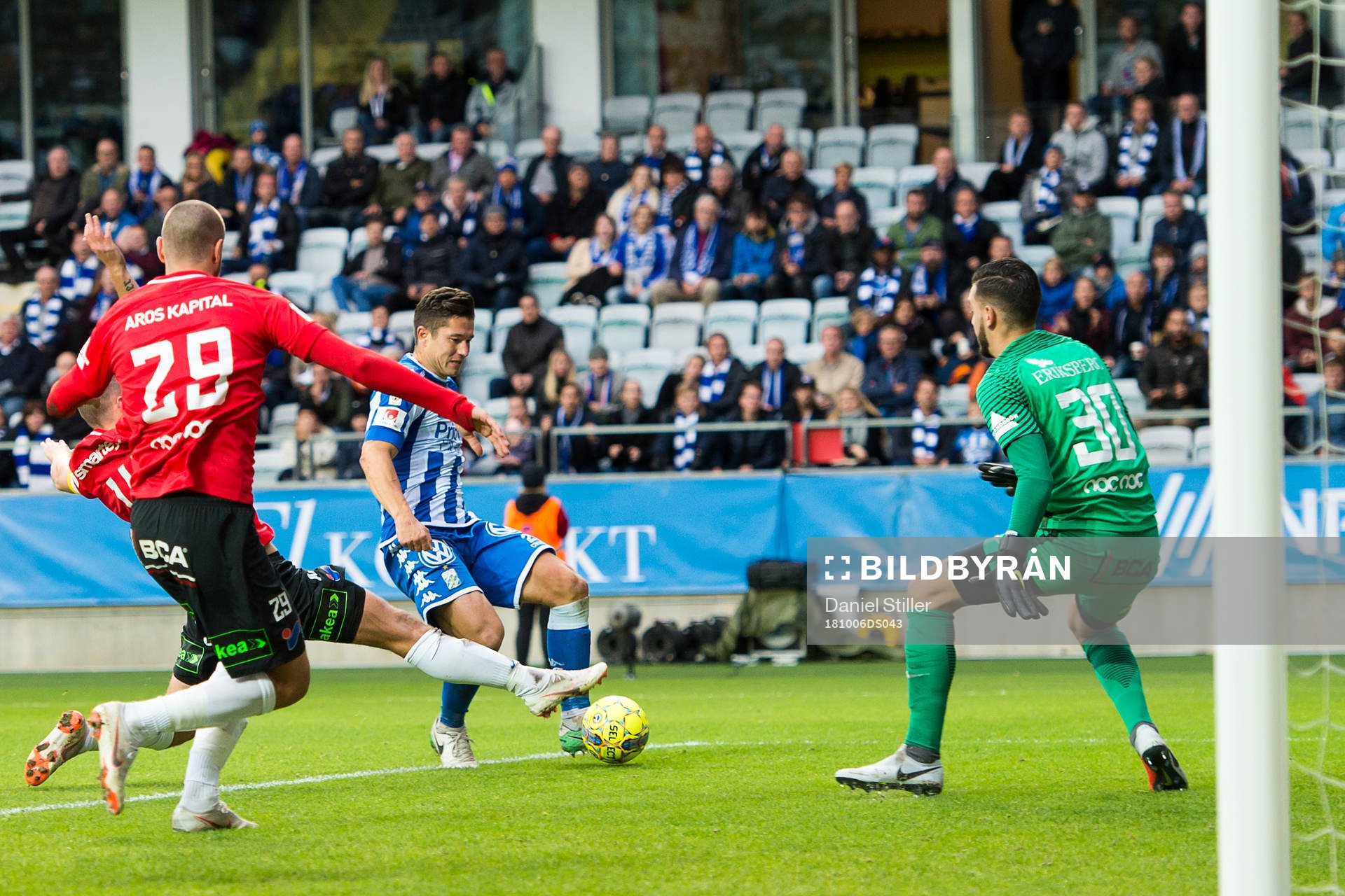 IFK Göteborgs David Boo Wiklander har en målchans som han