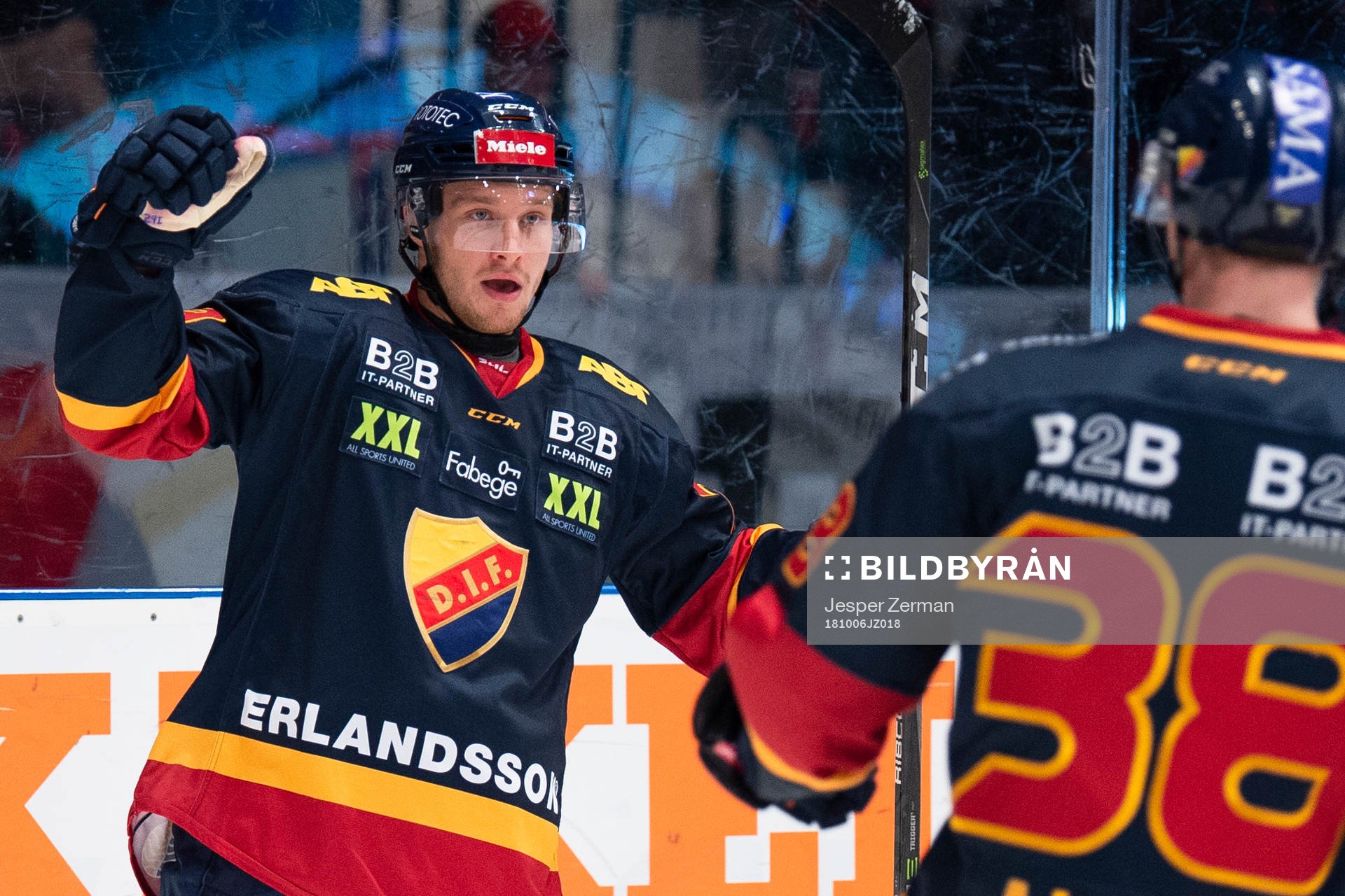 Djurgårdens Sebastian Strandberg jublar över sitt 1-0