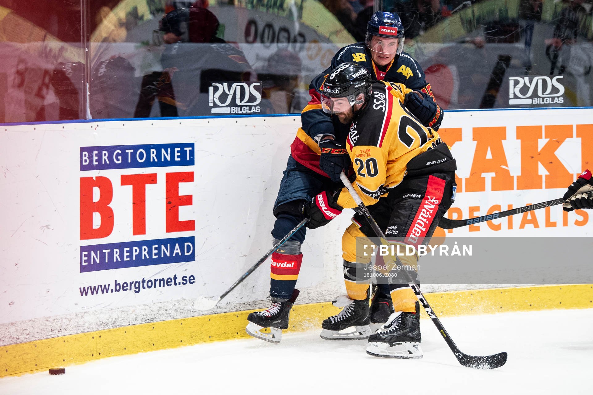 Djurgårdens Jakob Lilja och Luleås Jack Connollyi en