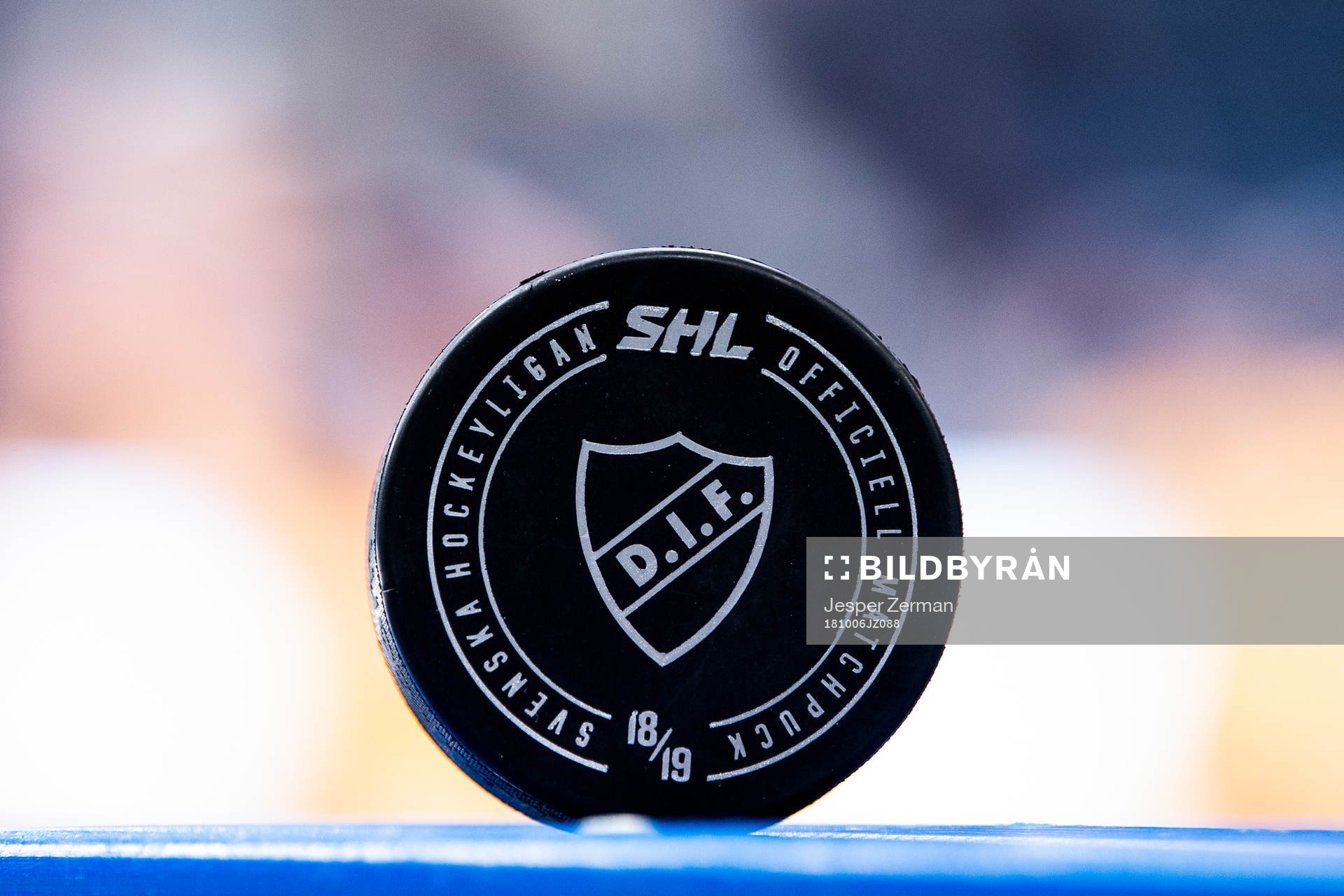 Den officiella matchpucken