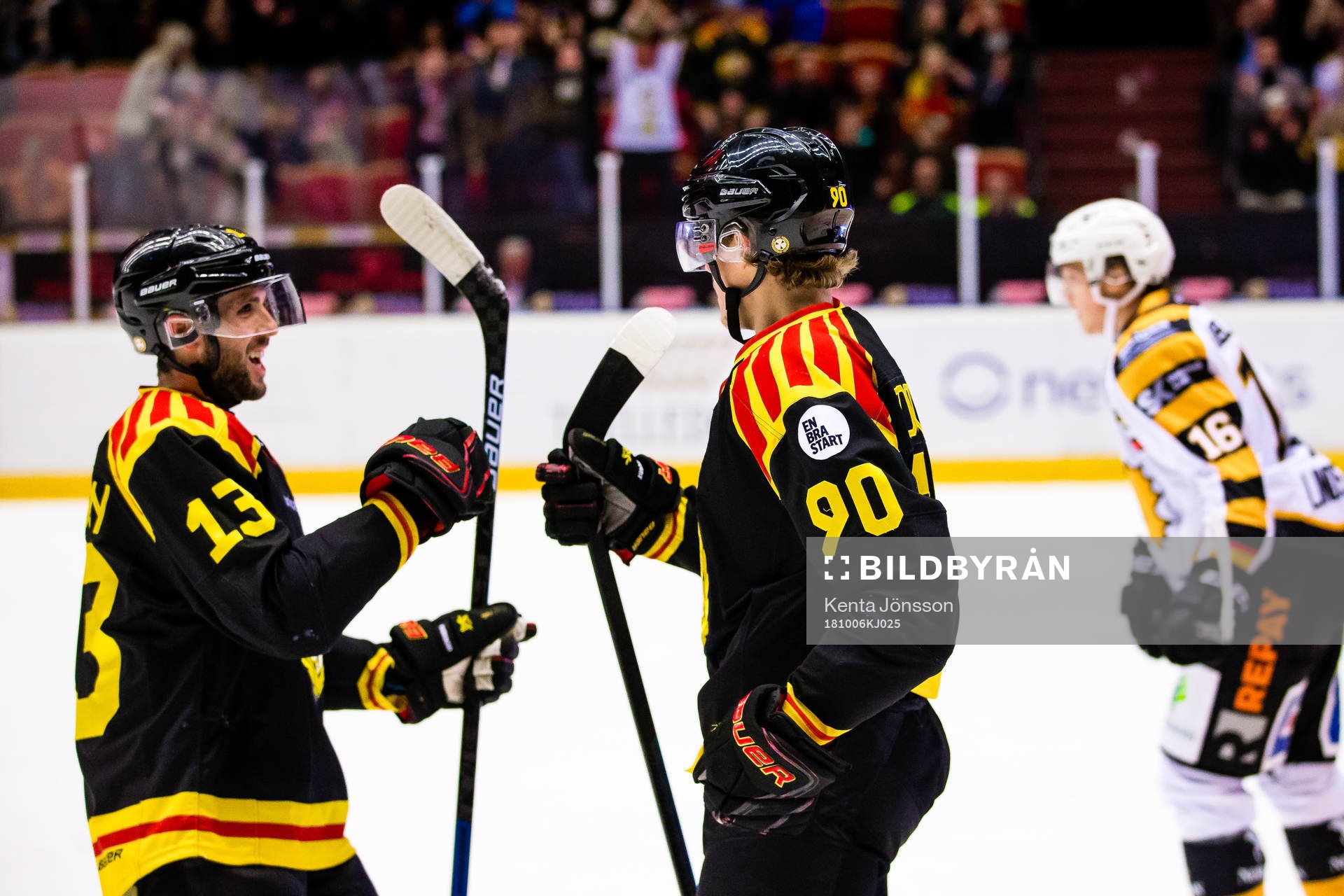 Brynäs Jesper Boqvist jublar med Ryan Gunderson