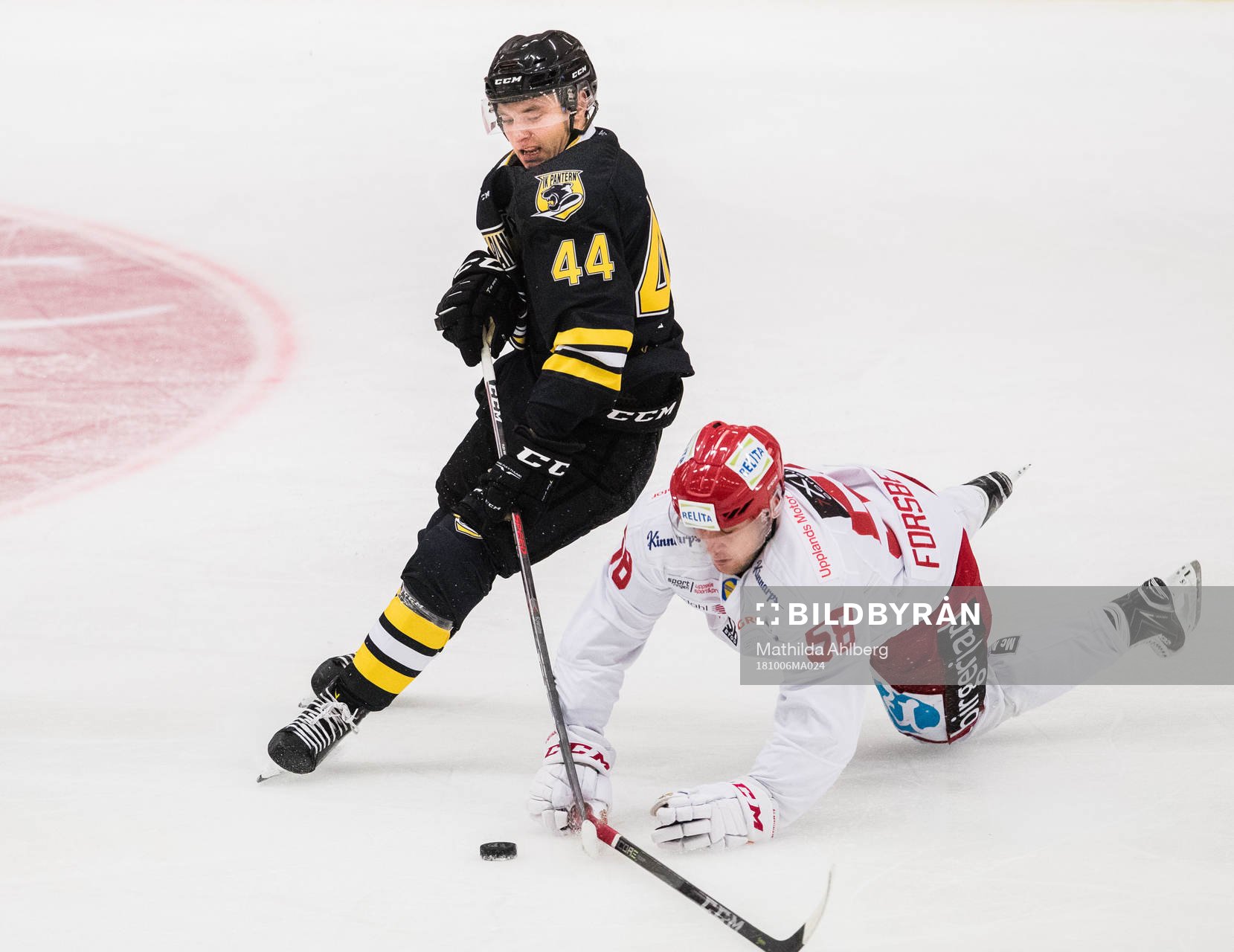 Panterns Erik Nyström och Almtunas Fredrik Forsberg