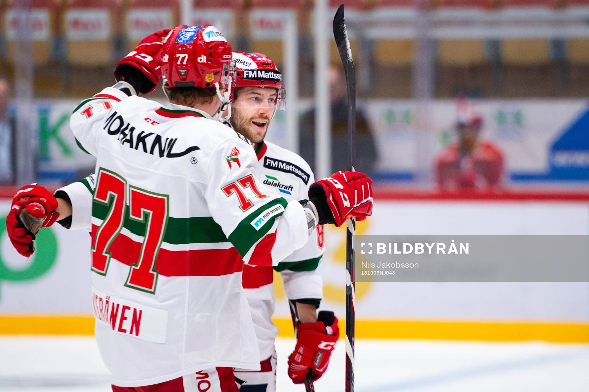 Moras Michael Keränen jublar med Ryan Johnston