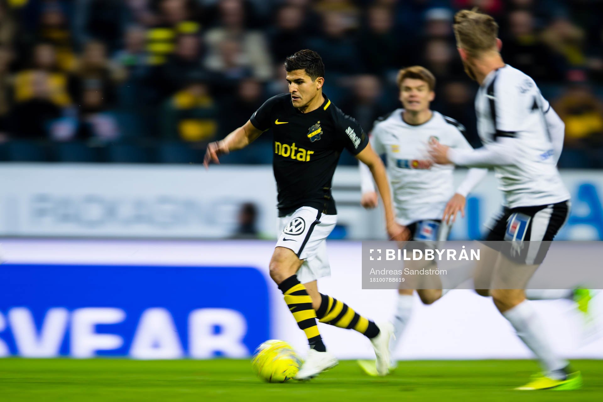 s Tarik Elyounoussi