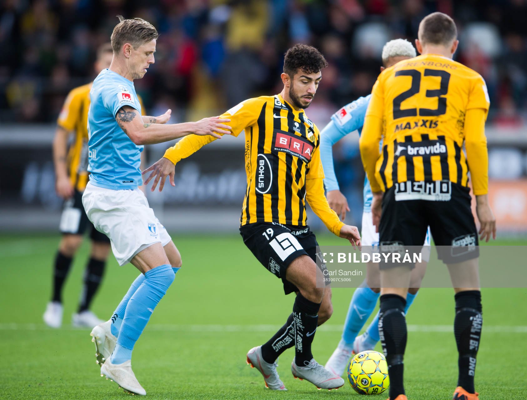 Malmö FFs Sören Rieks och Häckens Daleho Irandust