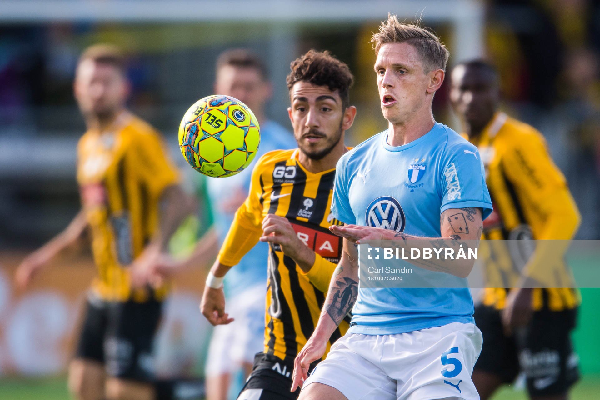 Malmö FFs Sören Rieks och Häckens Daleho Irandust