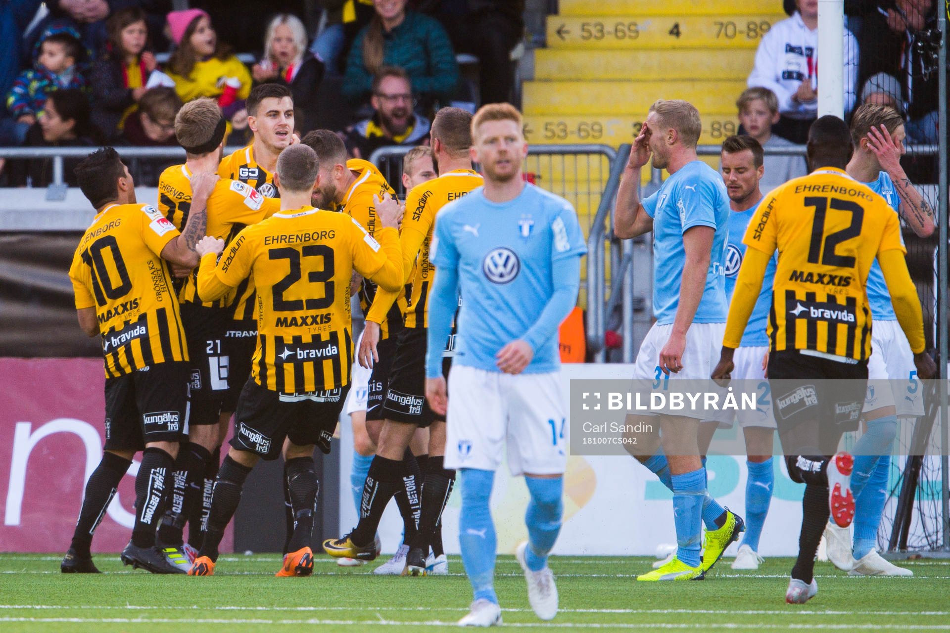Häckens Alexander Jeremejeff jublar