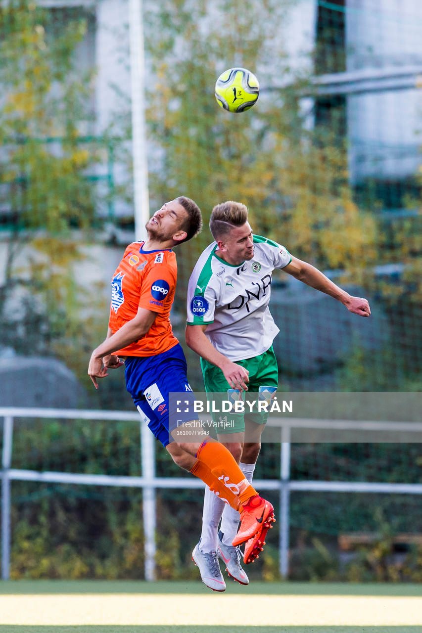 Oddbjørn Lie of Aalesund and Ole Erik Midtskogen of HamKam