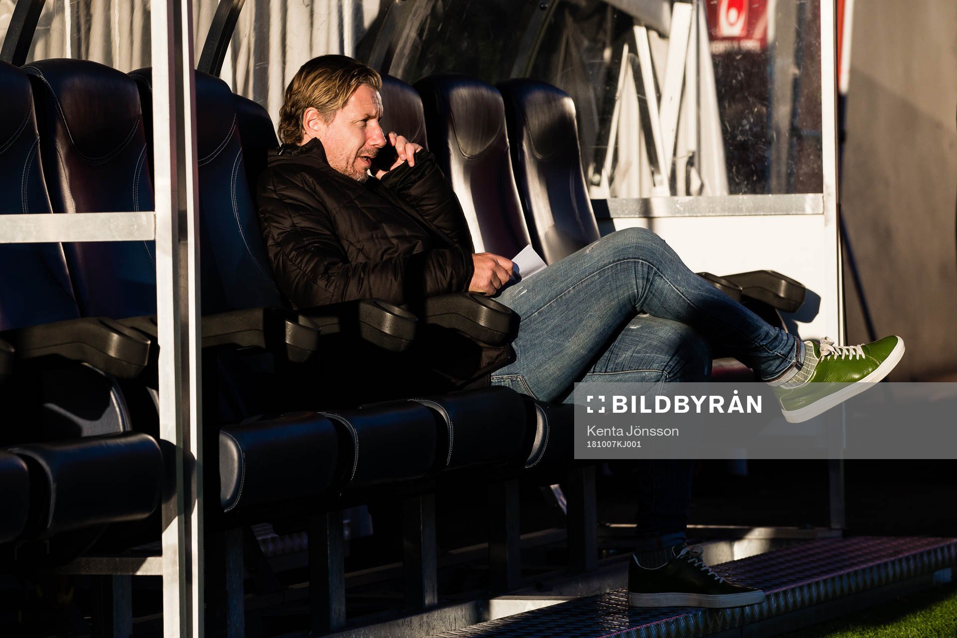 Hammarbys sportchef Jesper Jansson innan fotbollsmatchen i
