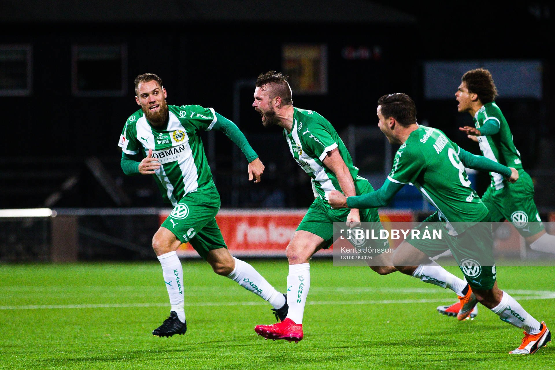 Hammarbys Mads Fenger Nielsen jublar