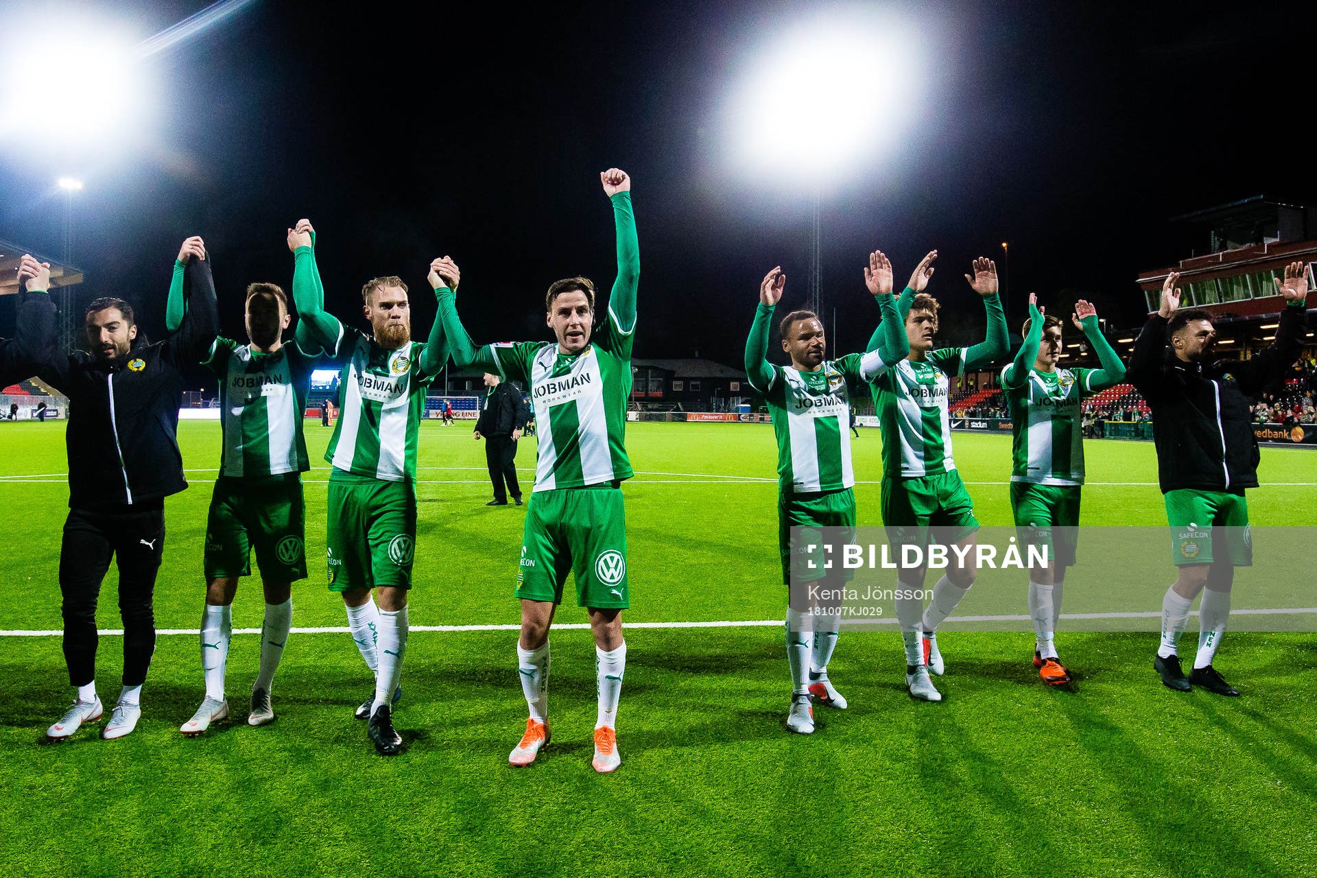 Hammarbys spelare jublar