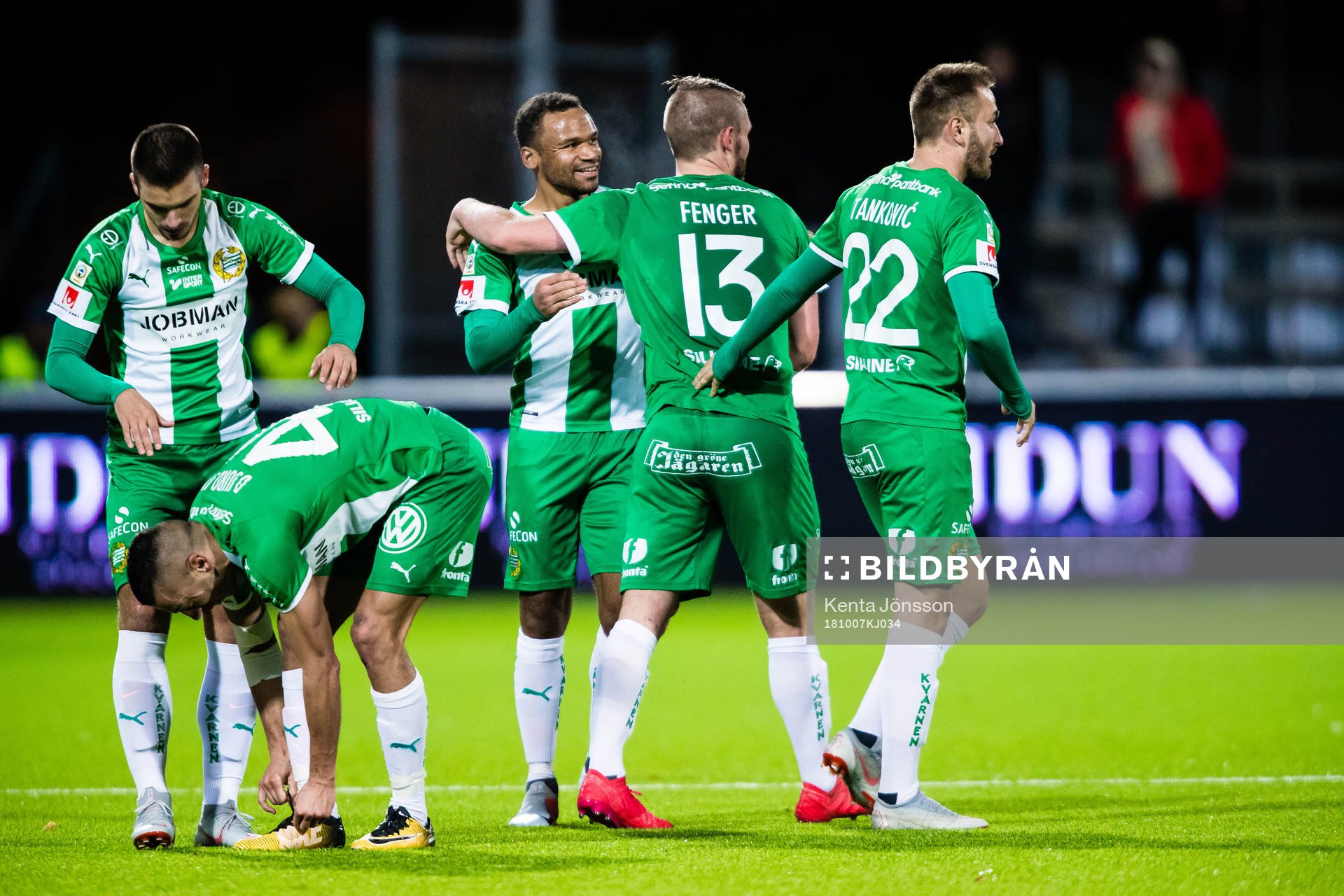 Hammarbys Mads Fenger Nielsen jublar med Serge-Junior