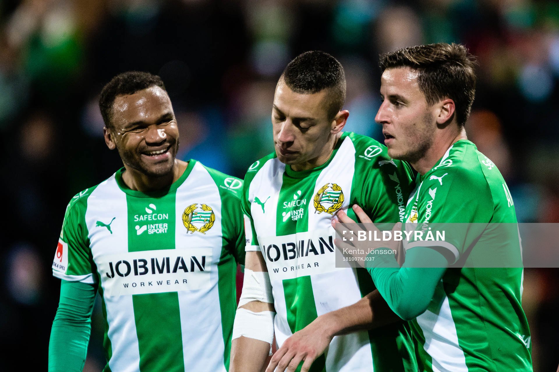 Hammarbys Nikola Djurdjic gratuleras med Serge-Junior