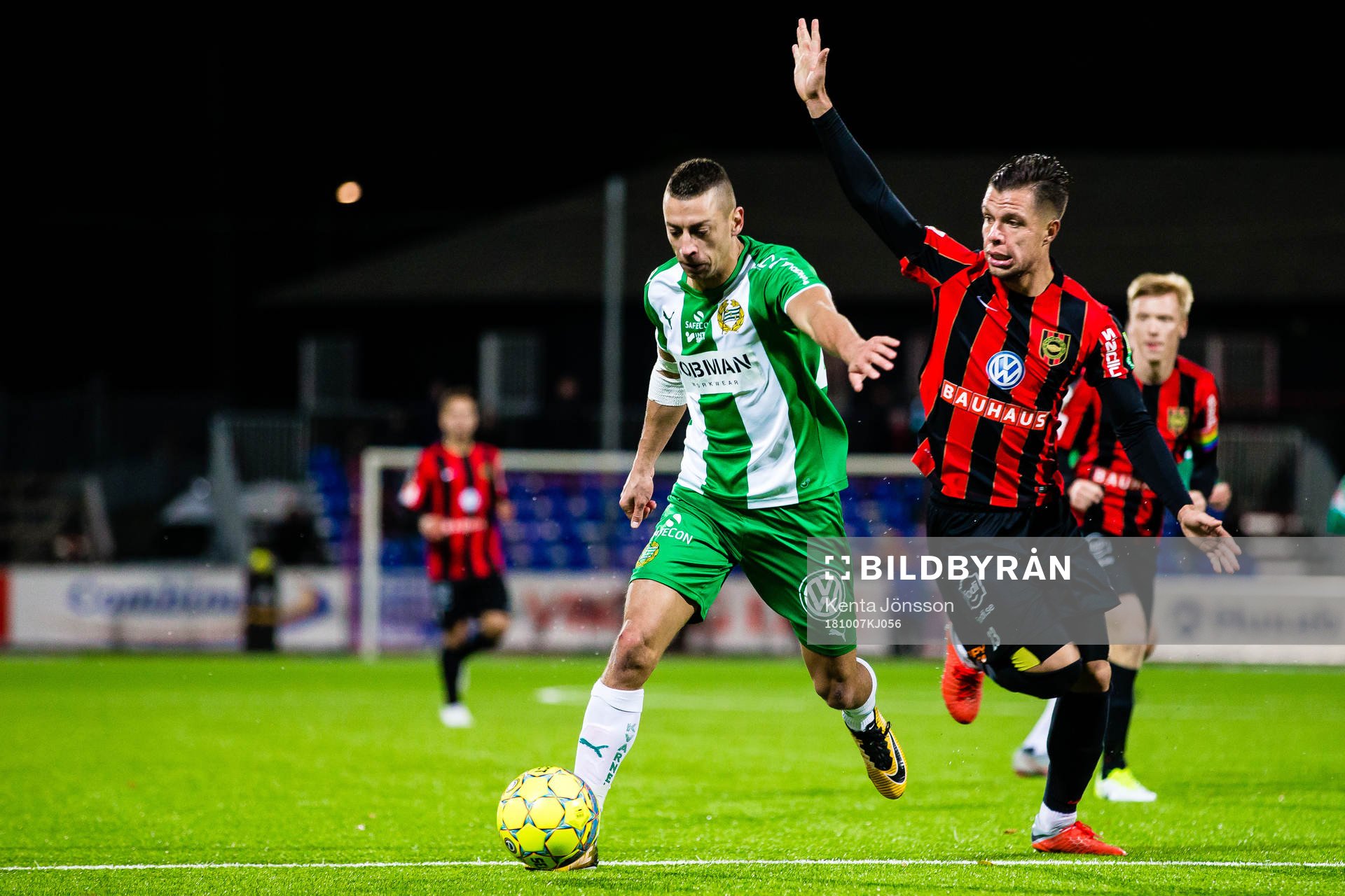 Hammarbys Nikola Djurdjic och Brommapojkarnas Erik Figueroa