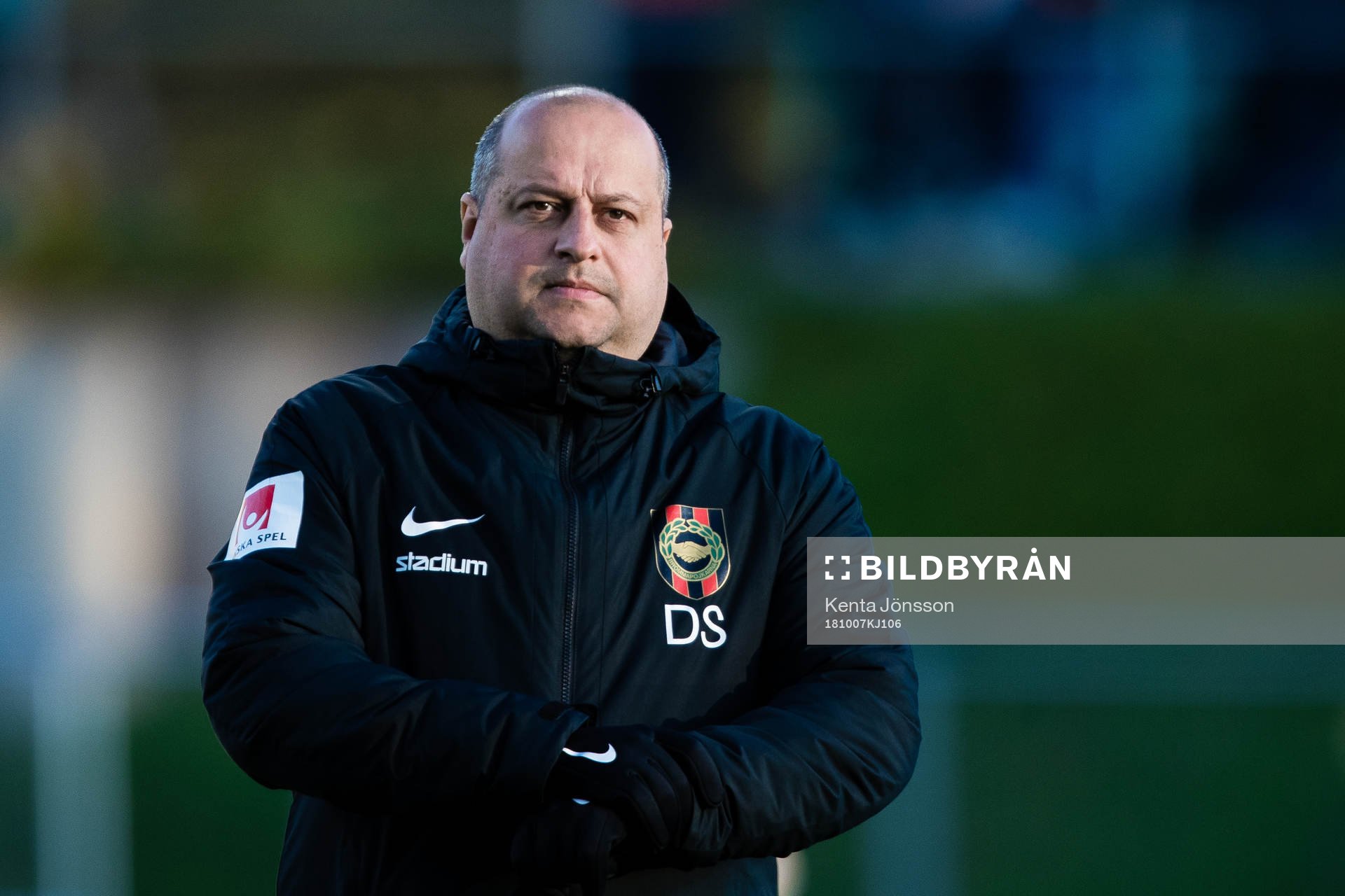 Brommapojkarnas assisterande tränare Dali Savic innan