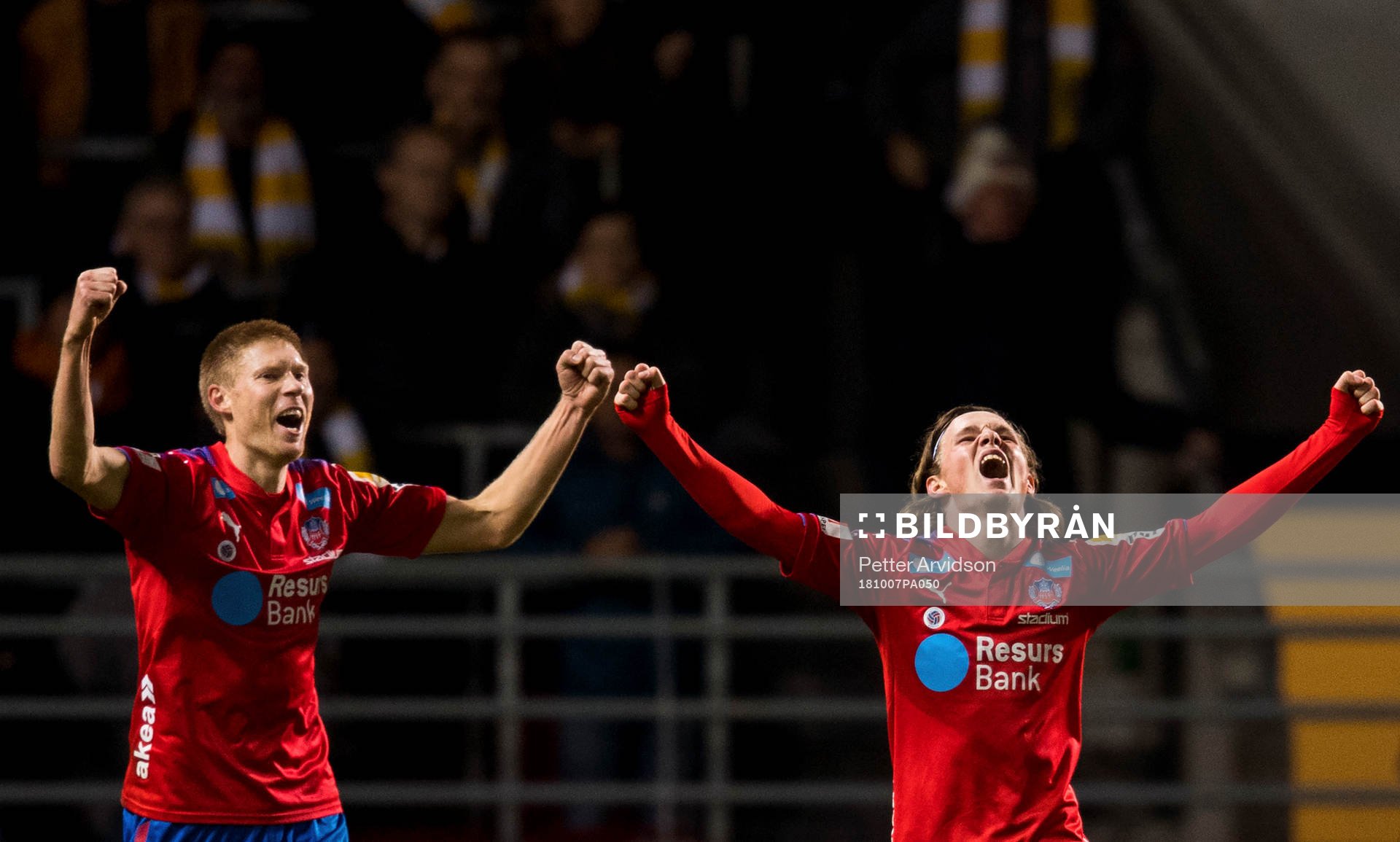 Helsingborgs Markus Holgersson och Max Svensson jublar
