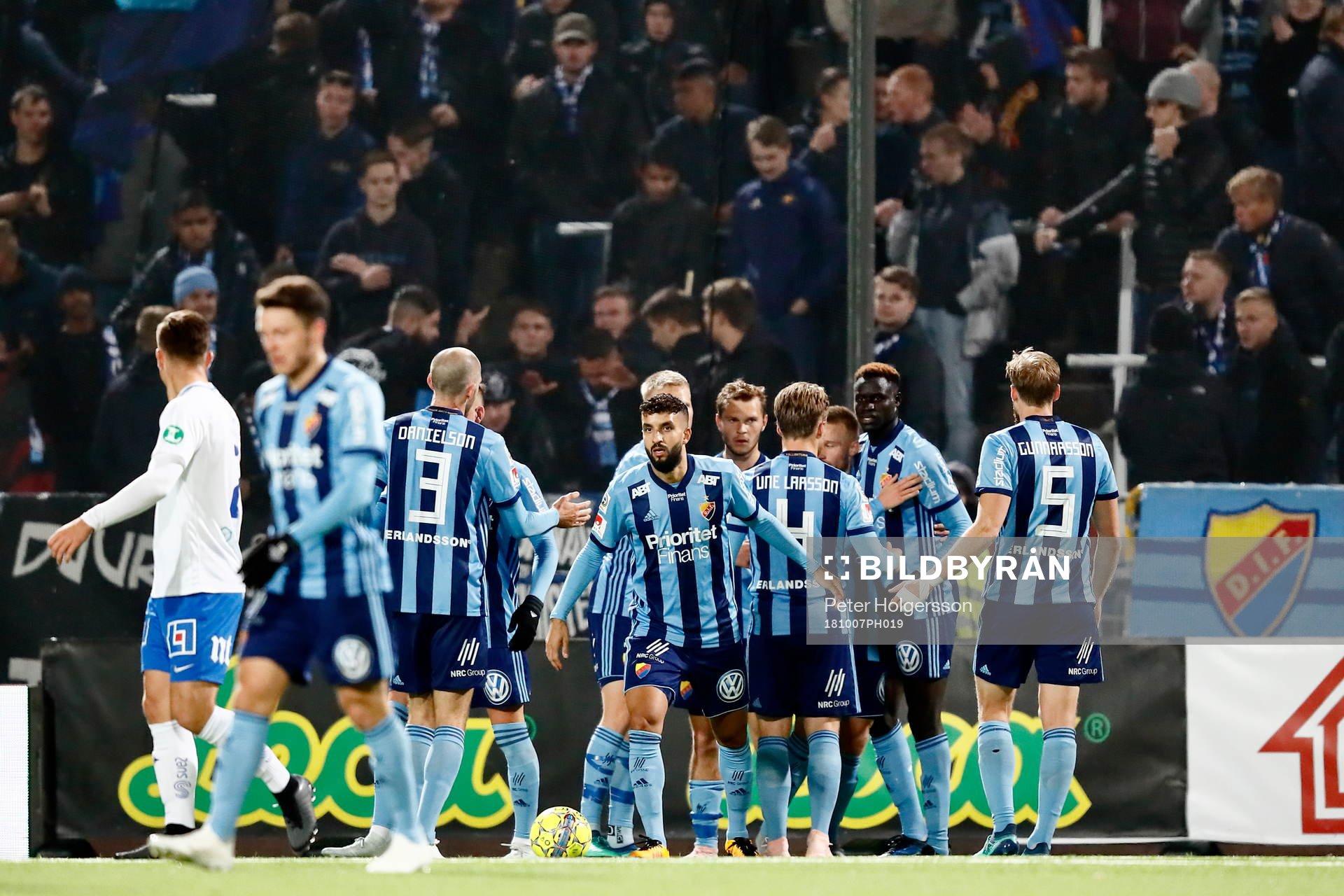 Jubel efter mål 1-1 av Djurgårdens Aliou Badji under fotbollsmatchen i Allsvenskan mellan Norrköping och Djurgården den 7 oktober 2018 i Norrköping.