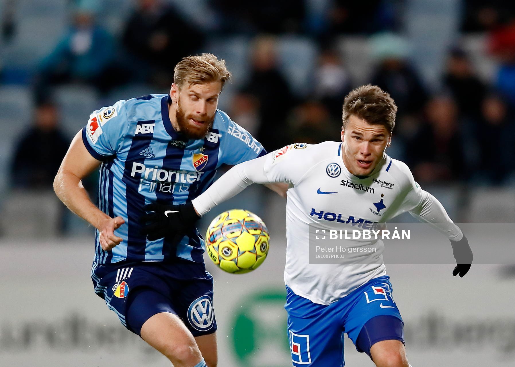 Djurgårdens Niklas Gunnarsson och Norrköpings Simon Skrabb