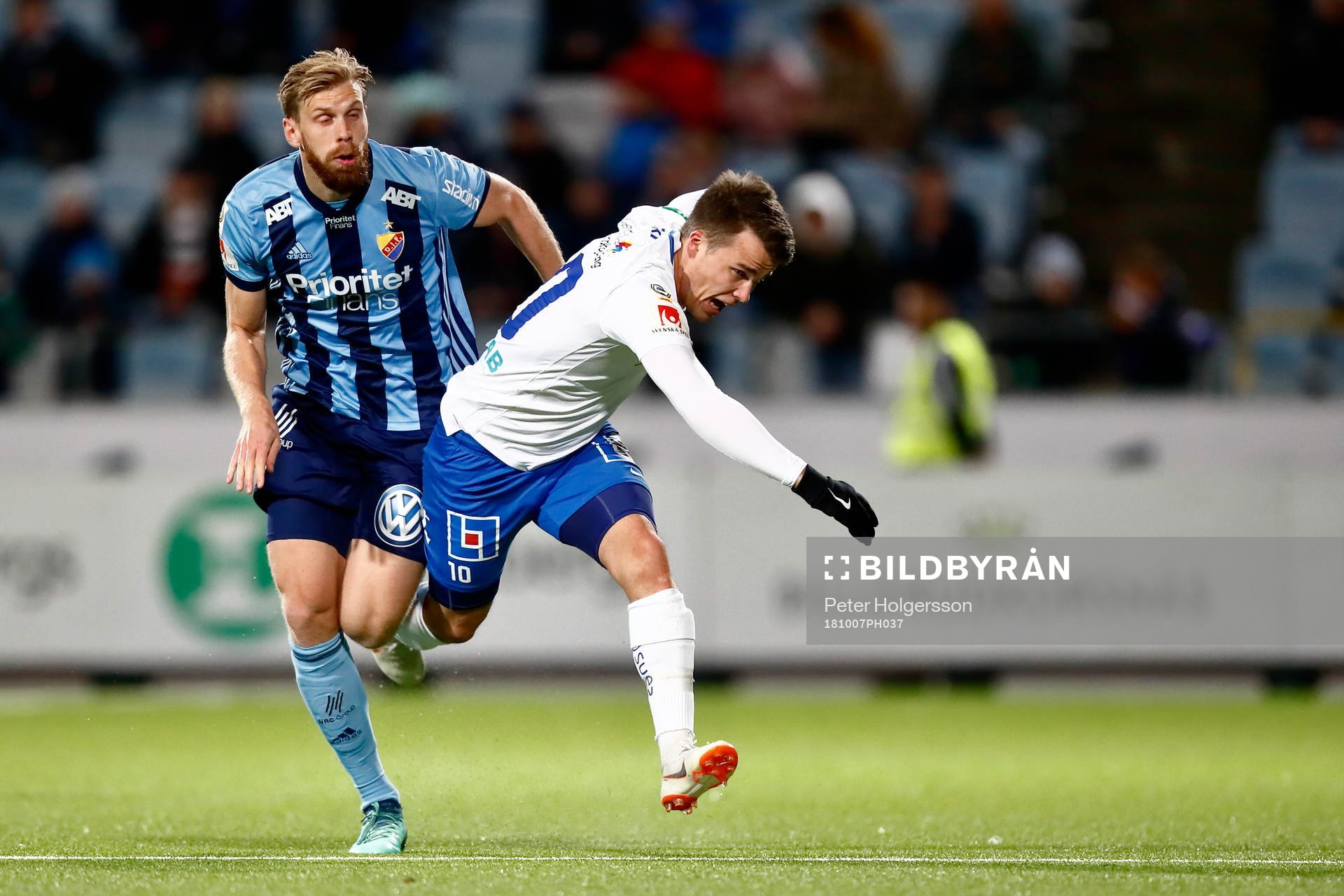 Djurgårdens Niklas Gunnarsson och Norrköpings Simon Skrabb
