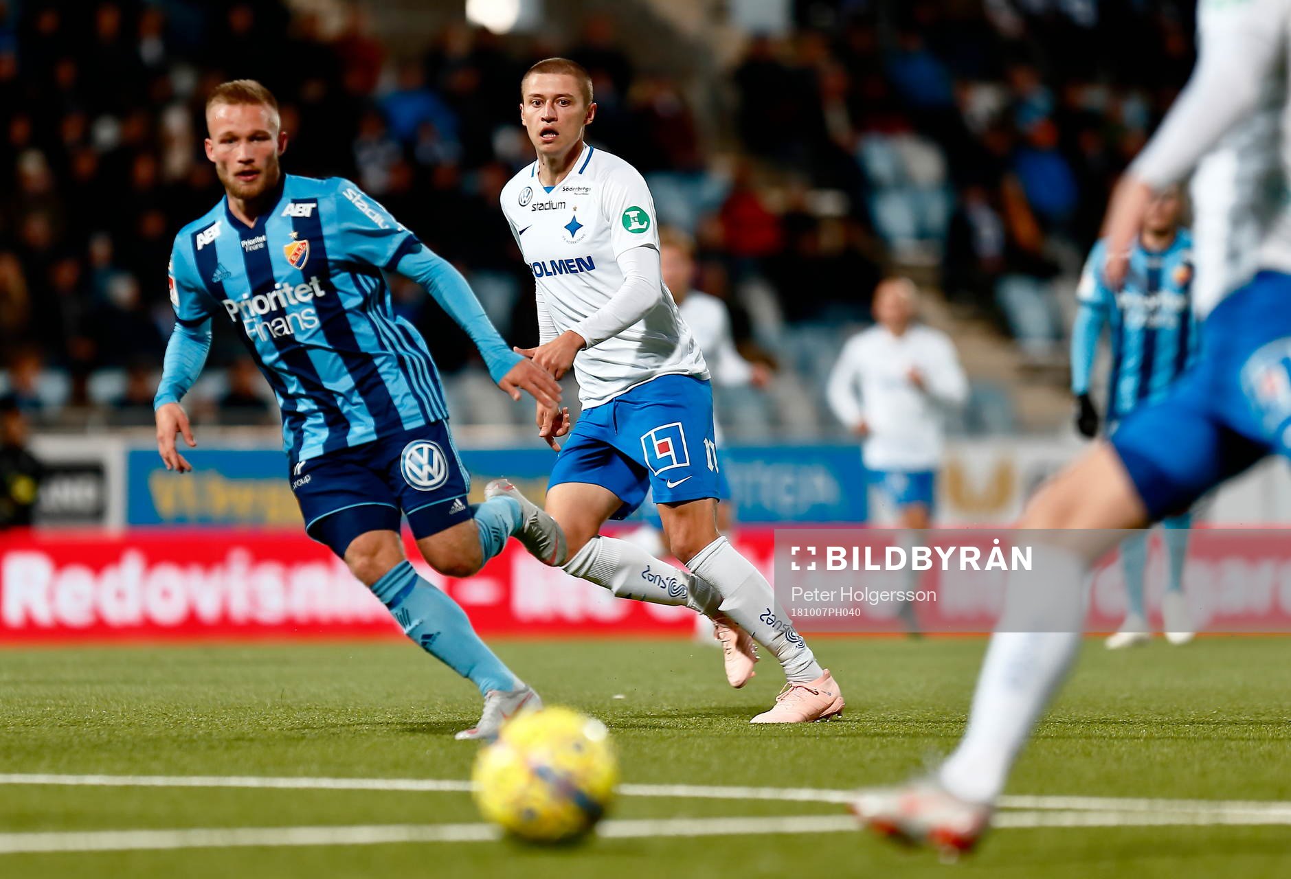 Djurgårdens Nicklas Bärkroth och Norrköpings Simon Thern