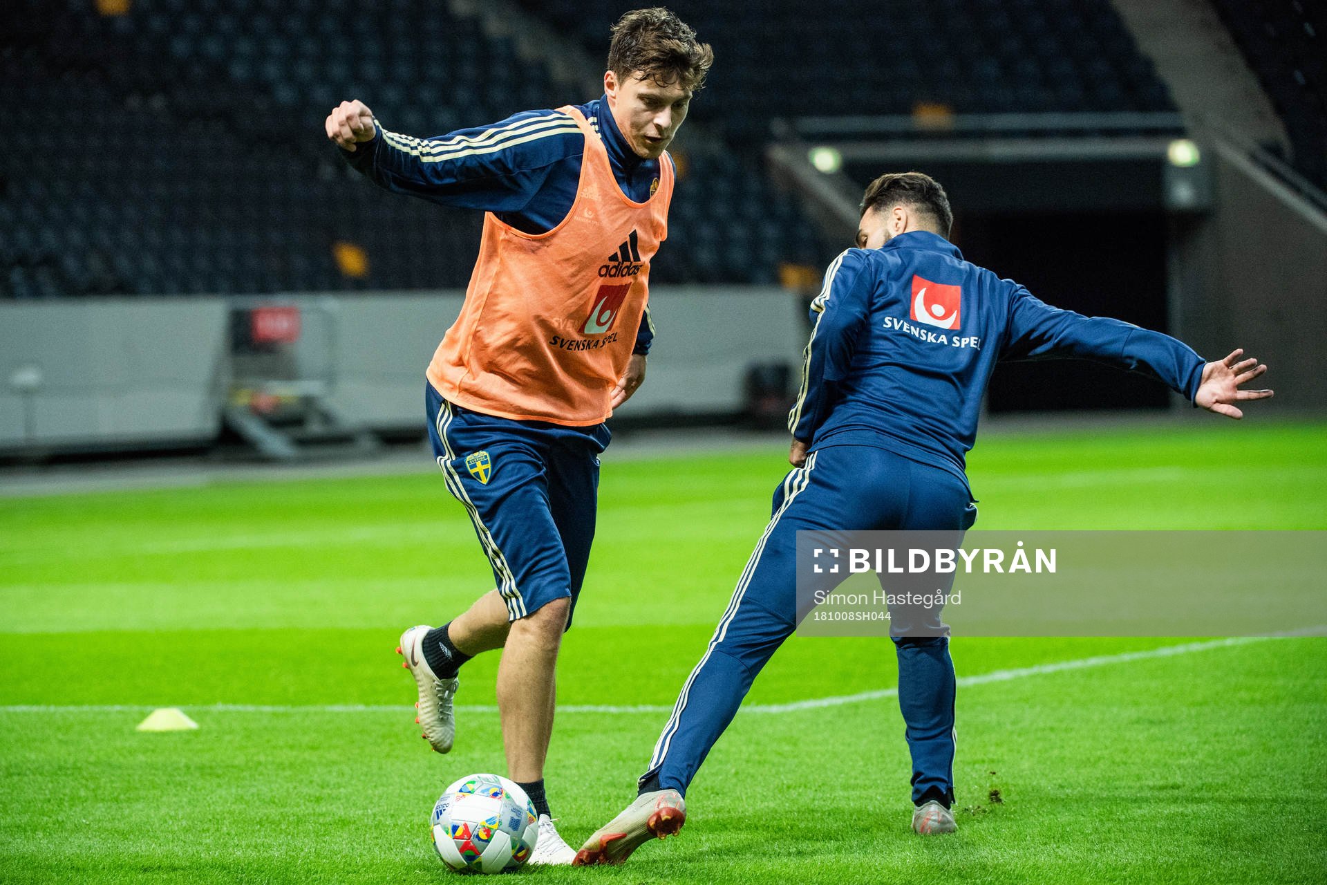 Sveriges Victor Nilsson Lindelöf och Jimmy Durmaz