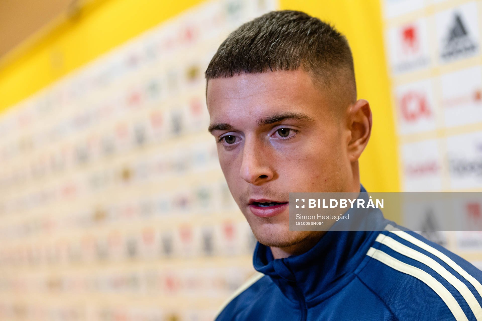 Sveriges Kristoffer Peterson i mixed zone efter en träning med Sveriges fotbollslandslag inför Nations League den 8 oktober 2018 i Stockholm.