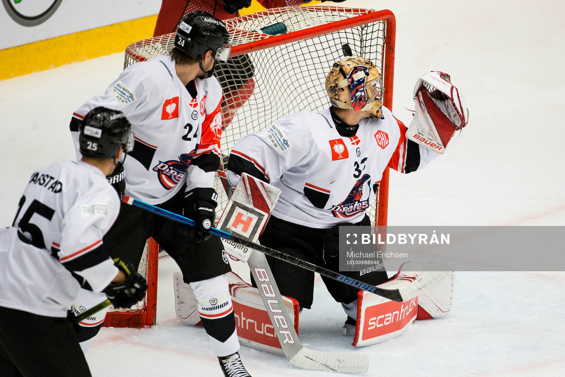 Mats Rosseli Olsen of Frölunda scores 1-0 behind