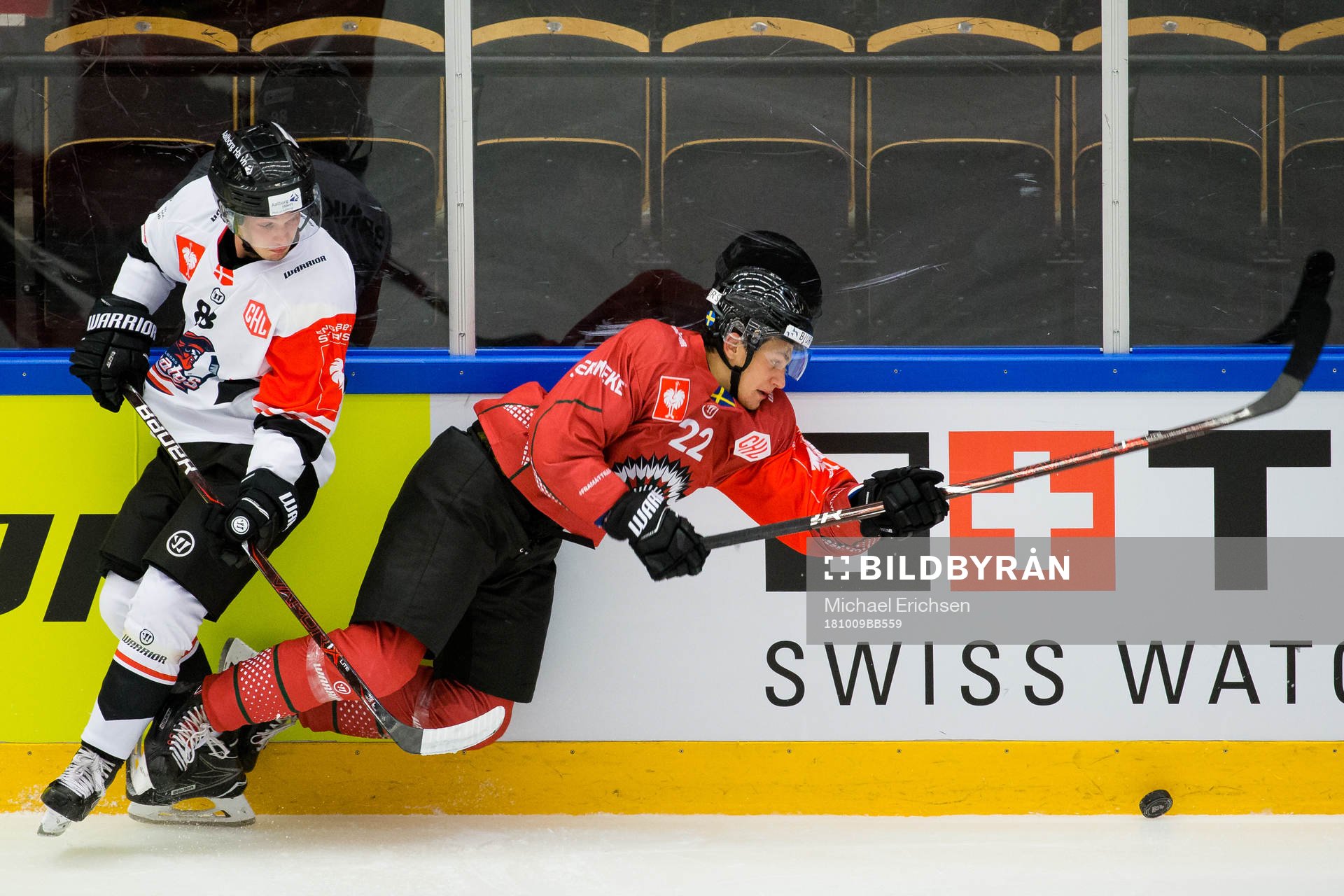 Sebastian Brinkman hits Linus Nässén of Frölunda