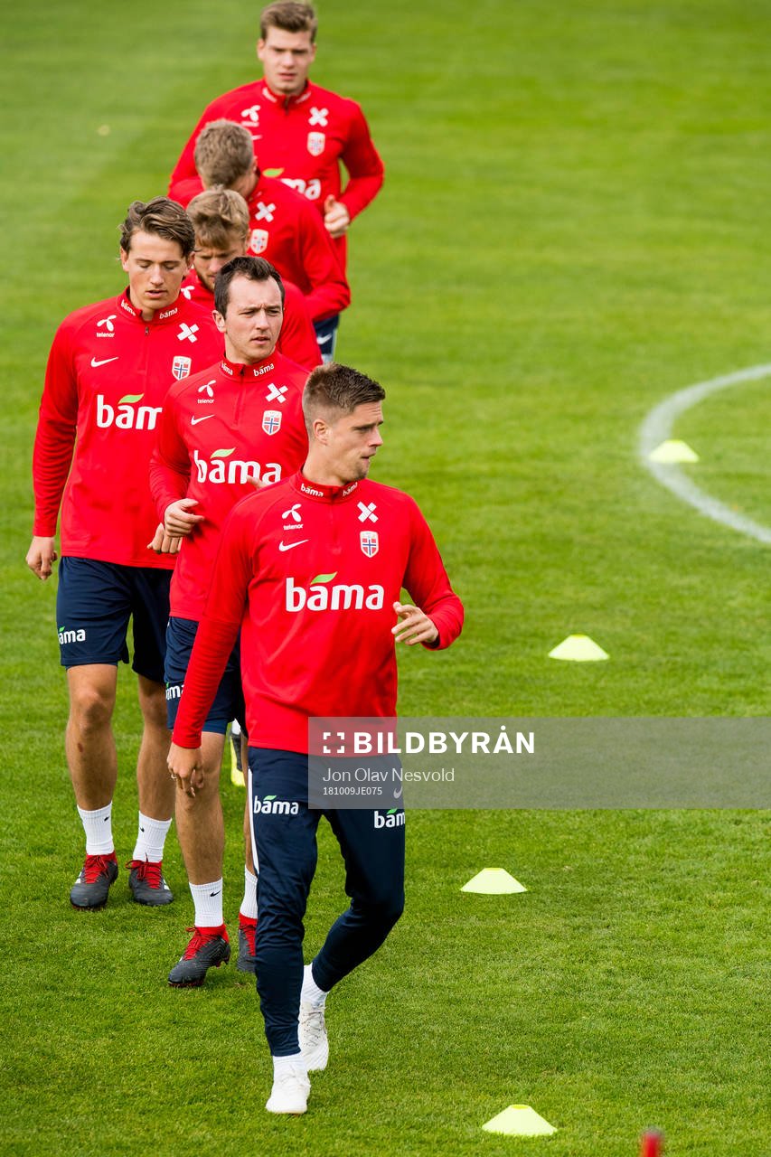 Sander Berge, Even Hovland and Markus Henriksen of Norway