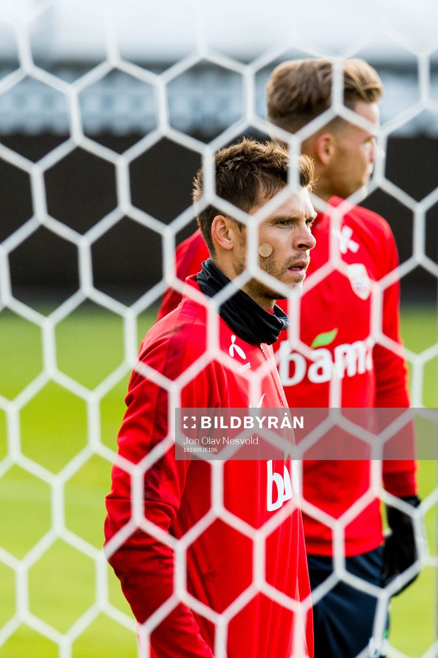 Goalkeeper Rune Almenning Jarstein and goalkeeper Ørjan