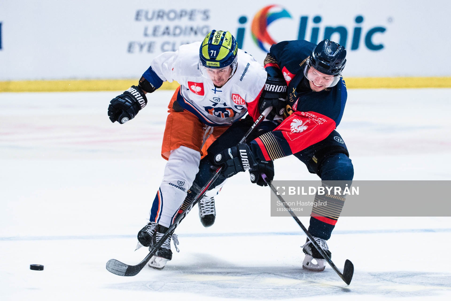 Kristian Kuusela of Tappara and Jacob Josefson of