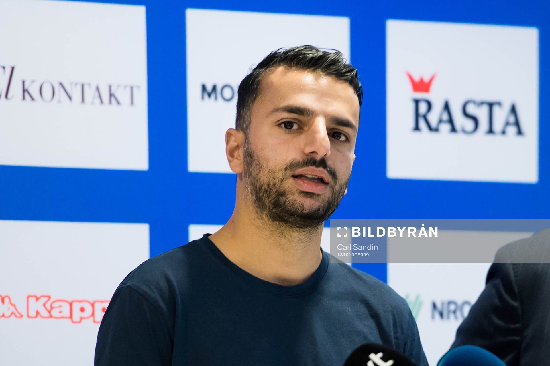 IFK Göteborgs tränare Poya Asbaghi under en presskonferens med IFK Göteborg den 10 oktober 2018 i Göteborg.