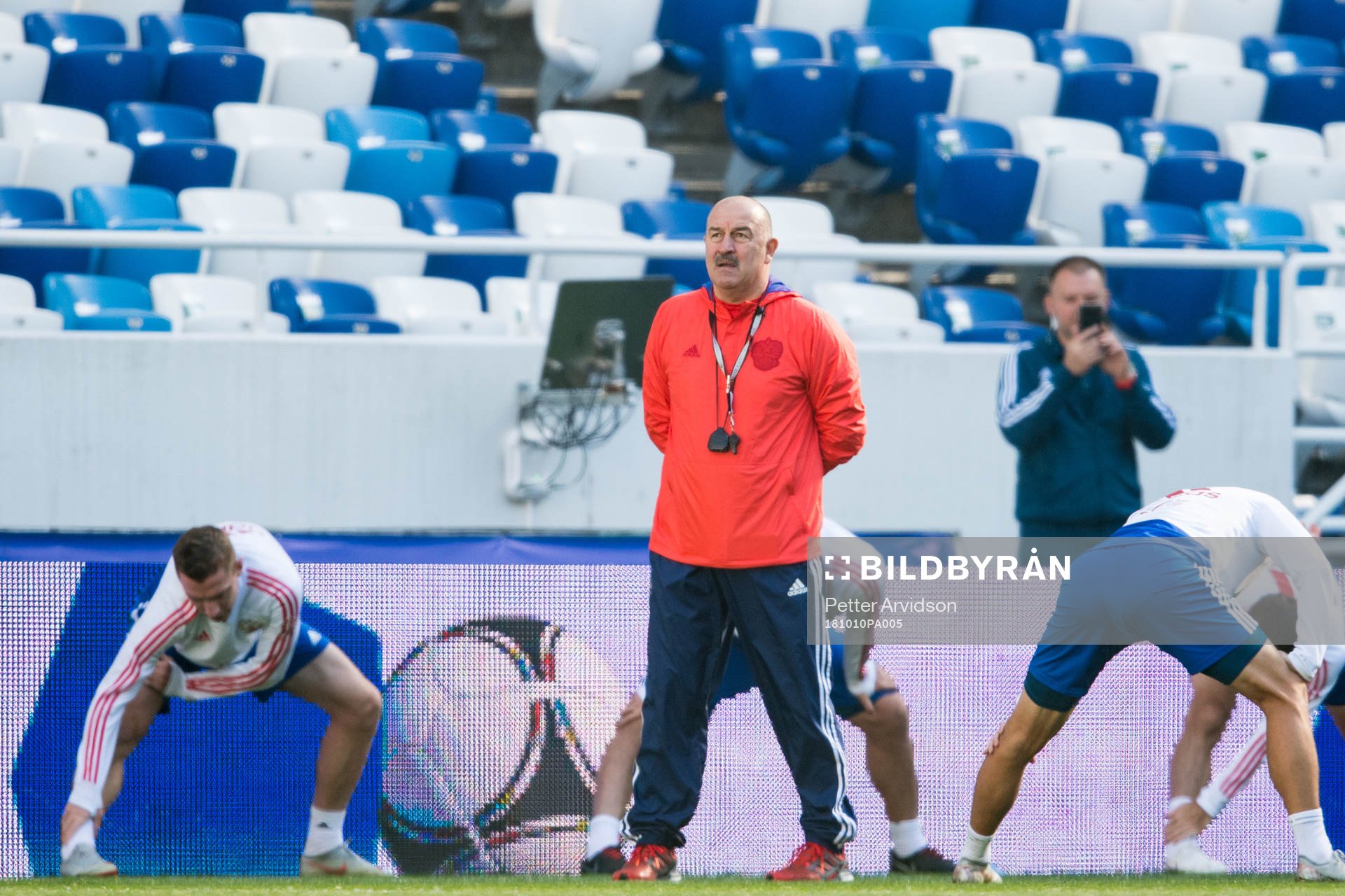 Head coach Stanislav Cherchesov of Russia