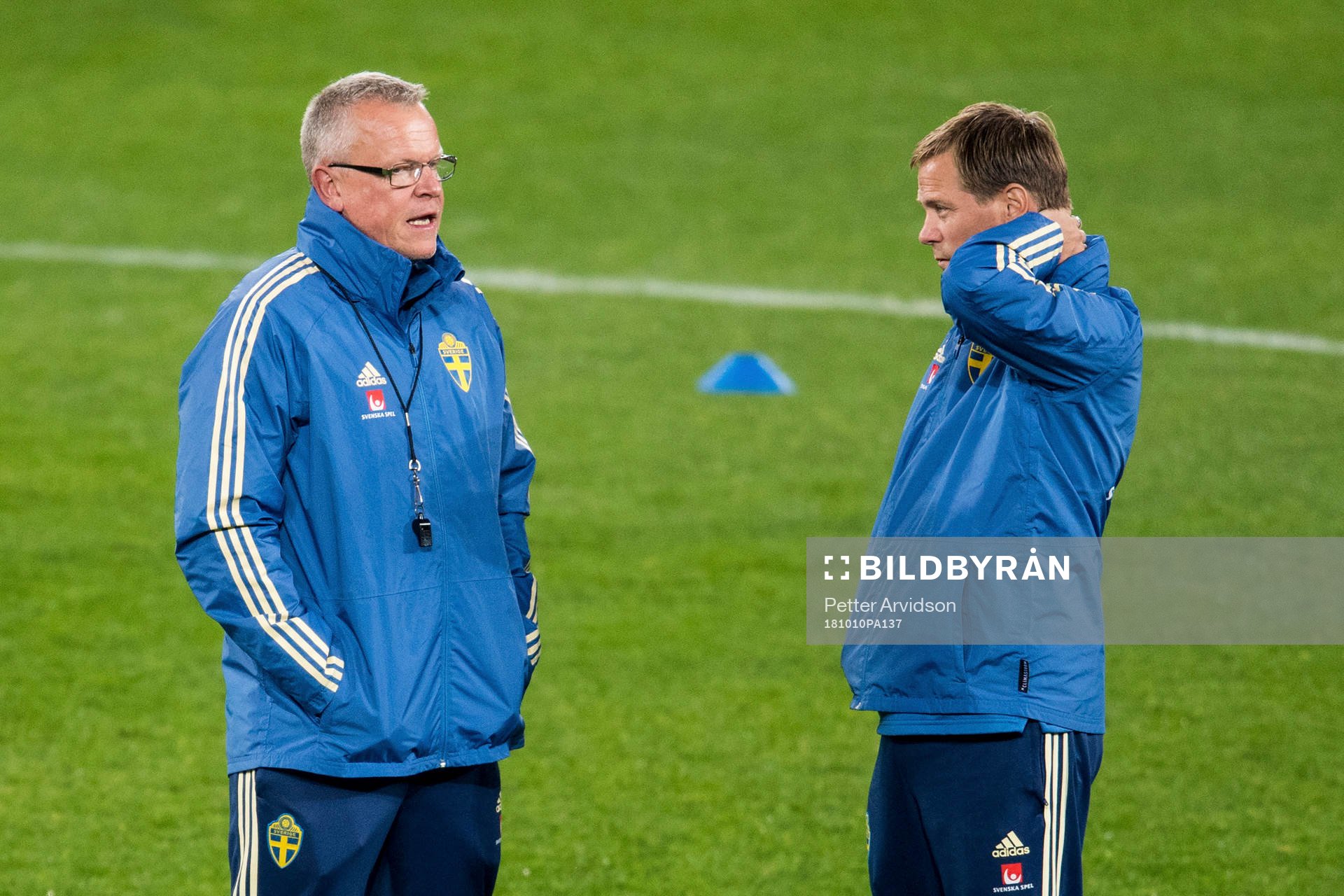 Head coach Janne Andersson and scout Roger Sandberg of