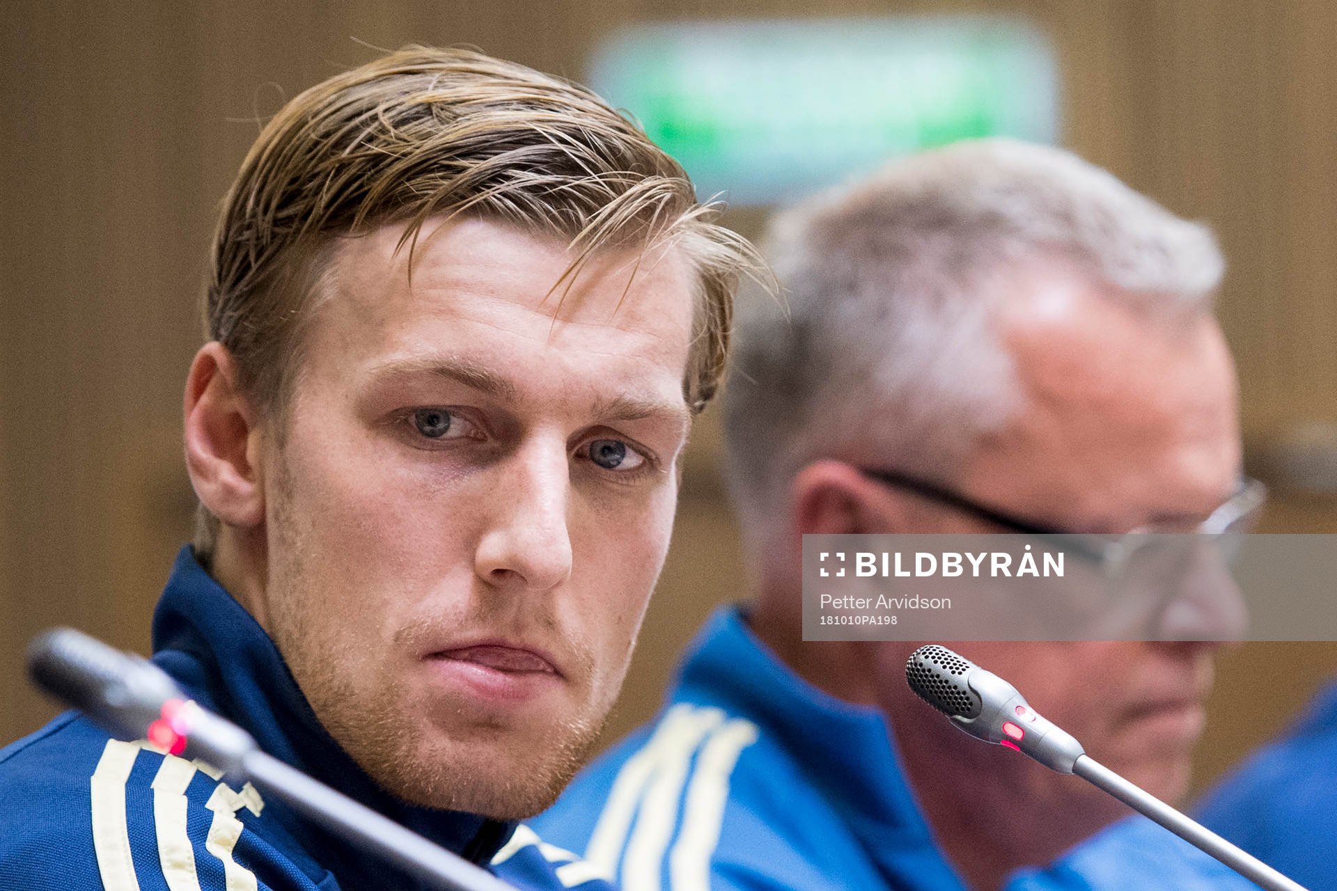 Emil Forsberg and head coach Janne Andersson of Sweden