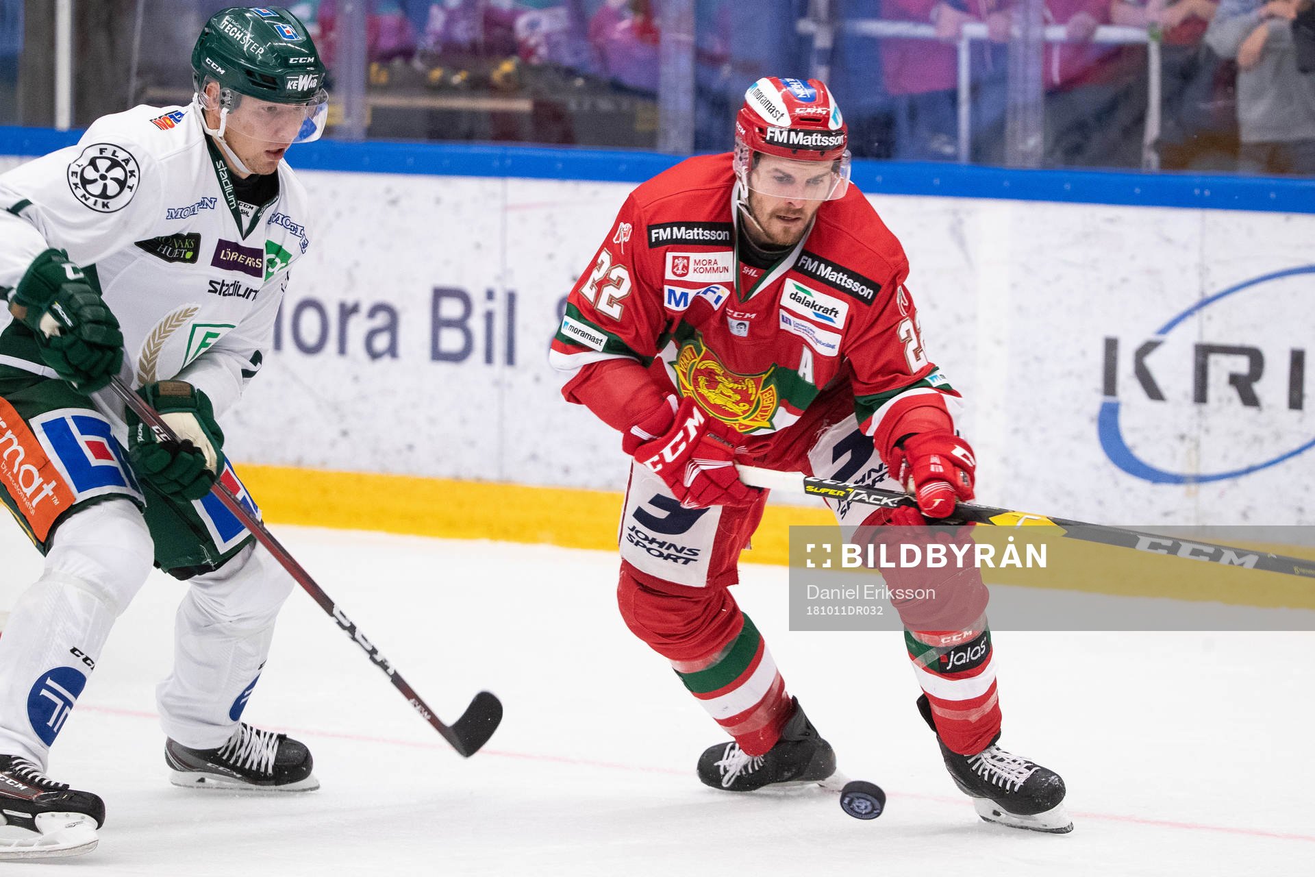 Färjestads Johan Ivarsson och Moras Matt Bailey
