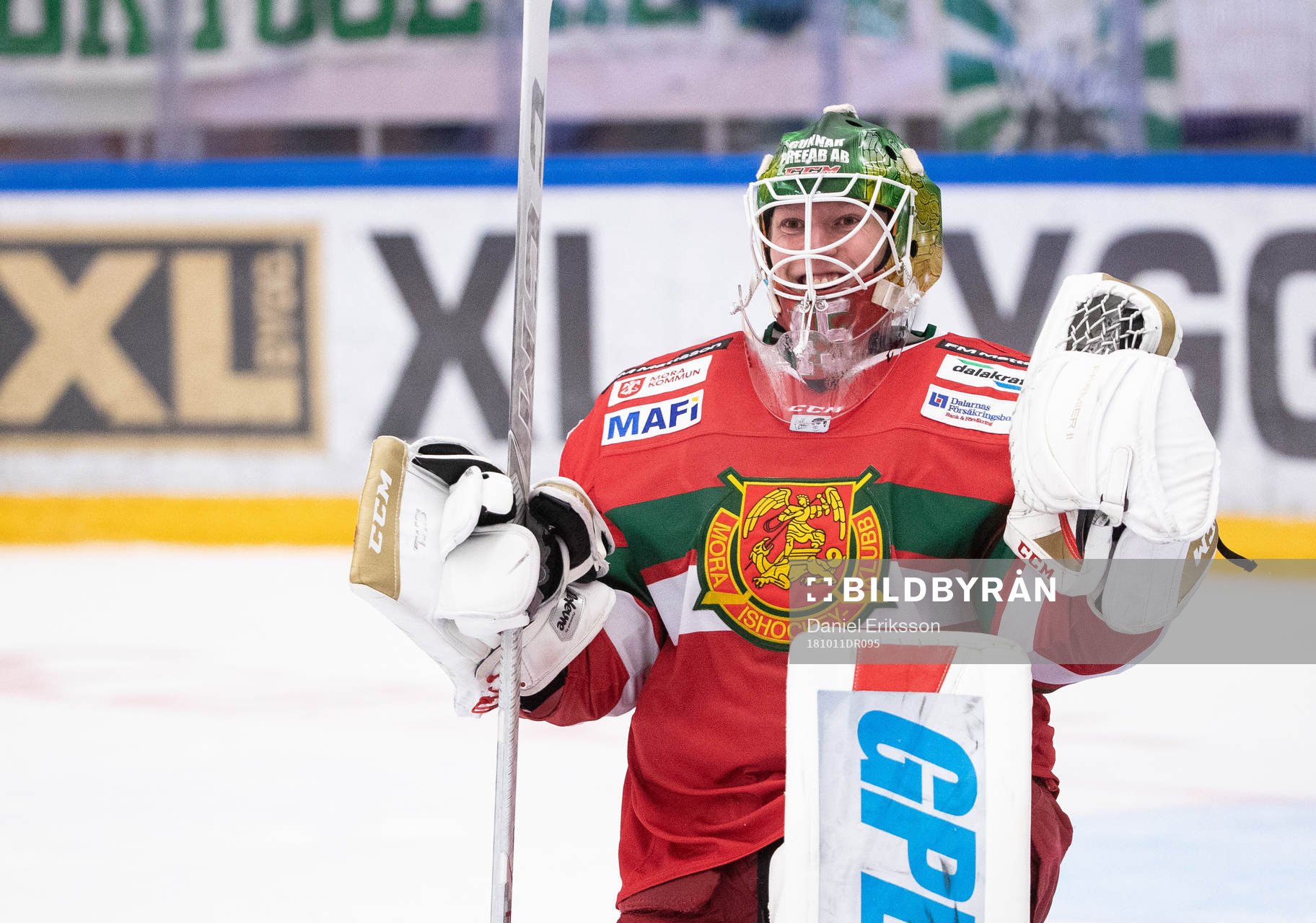 Moras målvakt Isak Wallin jublar