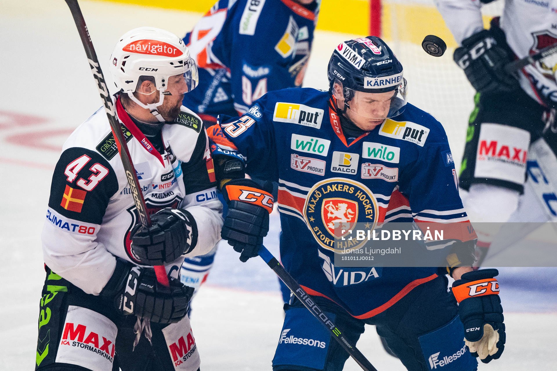 Malmö Redhawks Nichlas Hardt  och Växjös Julius Junttila