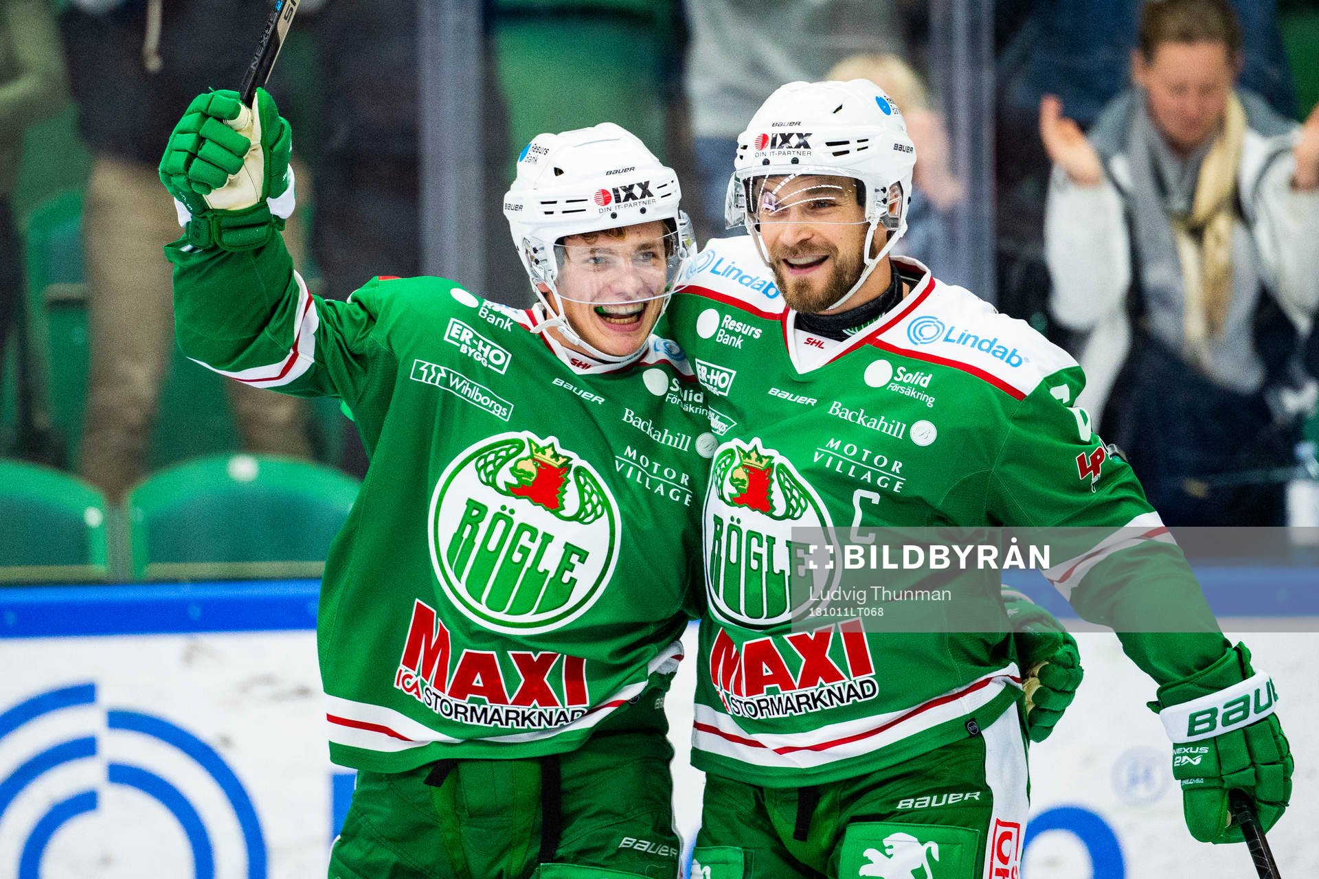Rögles Leon Bristedt och Craig Schira jublar