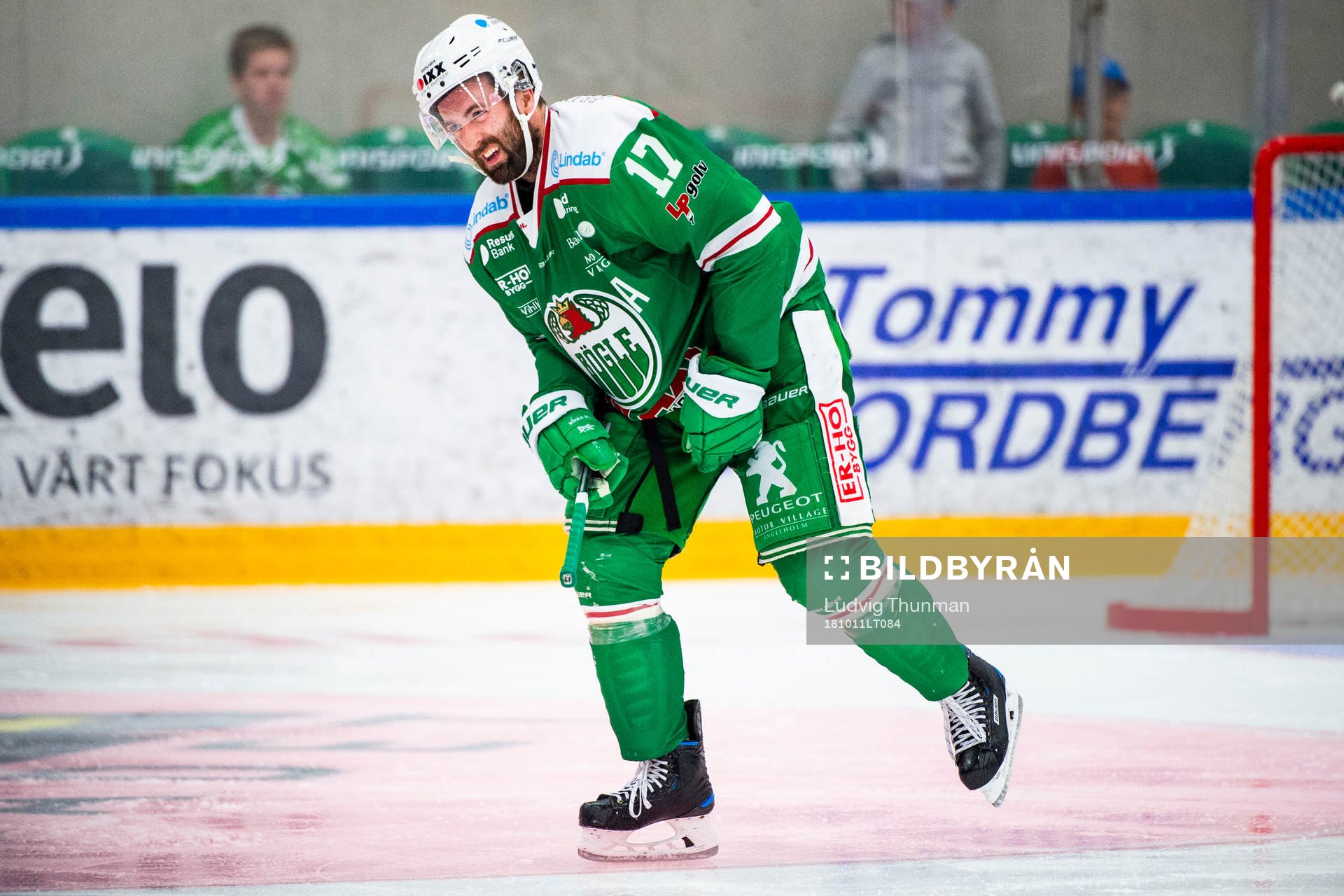 Rögles Taylor Matson har ont